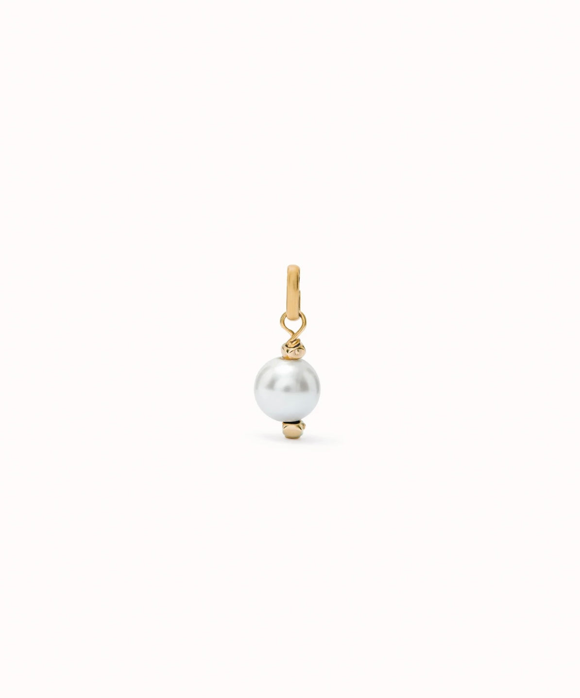 Charm bañado en oro 18k con perla