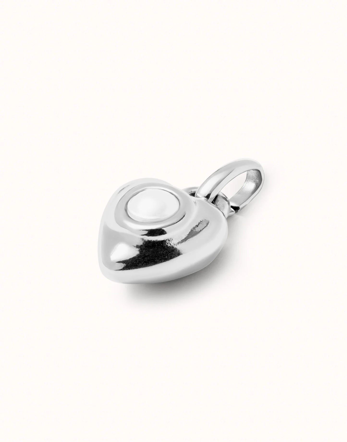 Uno de 50 Sterling silver-plated charm with pearl.
