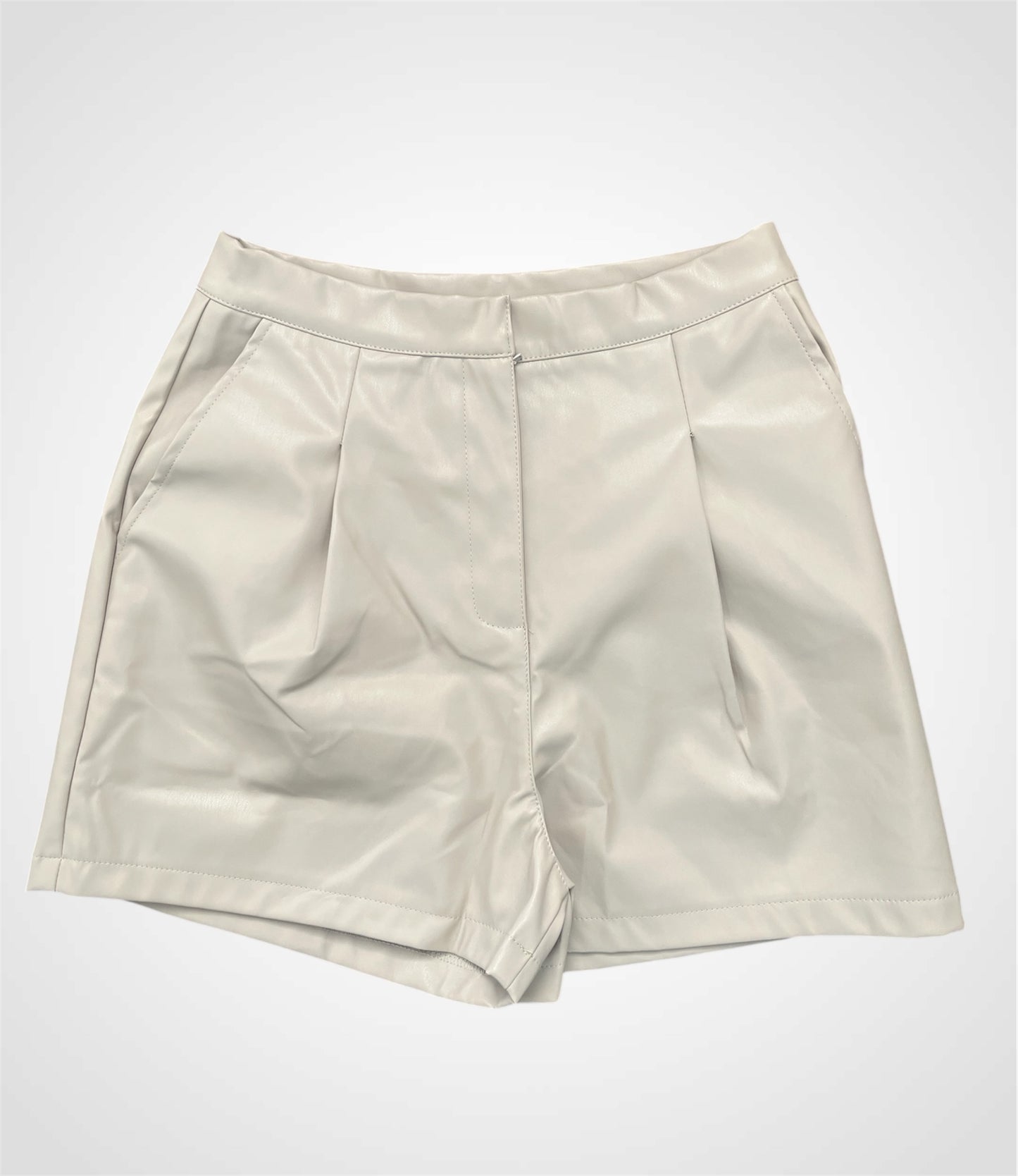 LEATHER CREAM SHORT