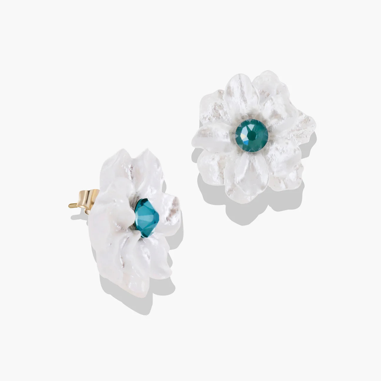 Heavenly Petals Earrings White