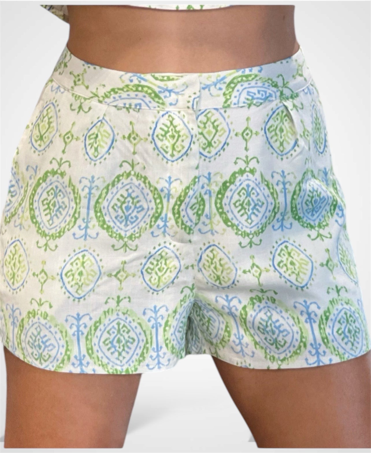BOHO PRINT SHORTS WITH PLEATS DETAIL