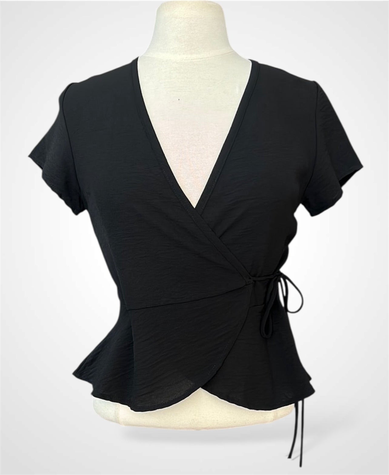 RUFFLE BLACK TOP
