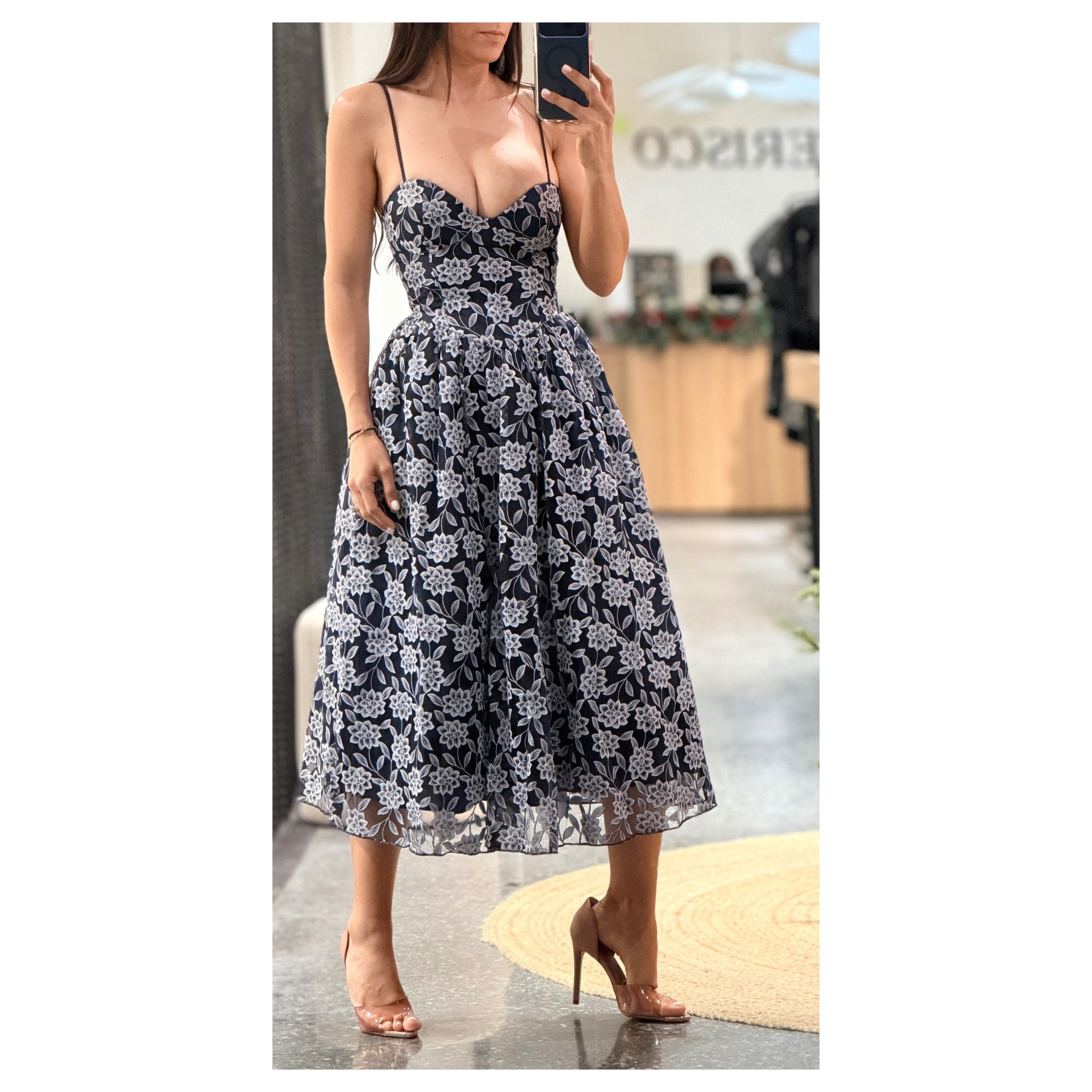 FLOWER DETAILS BLUE MAXI DRESS•