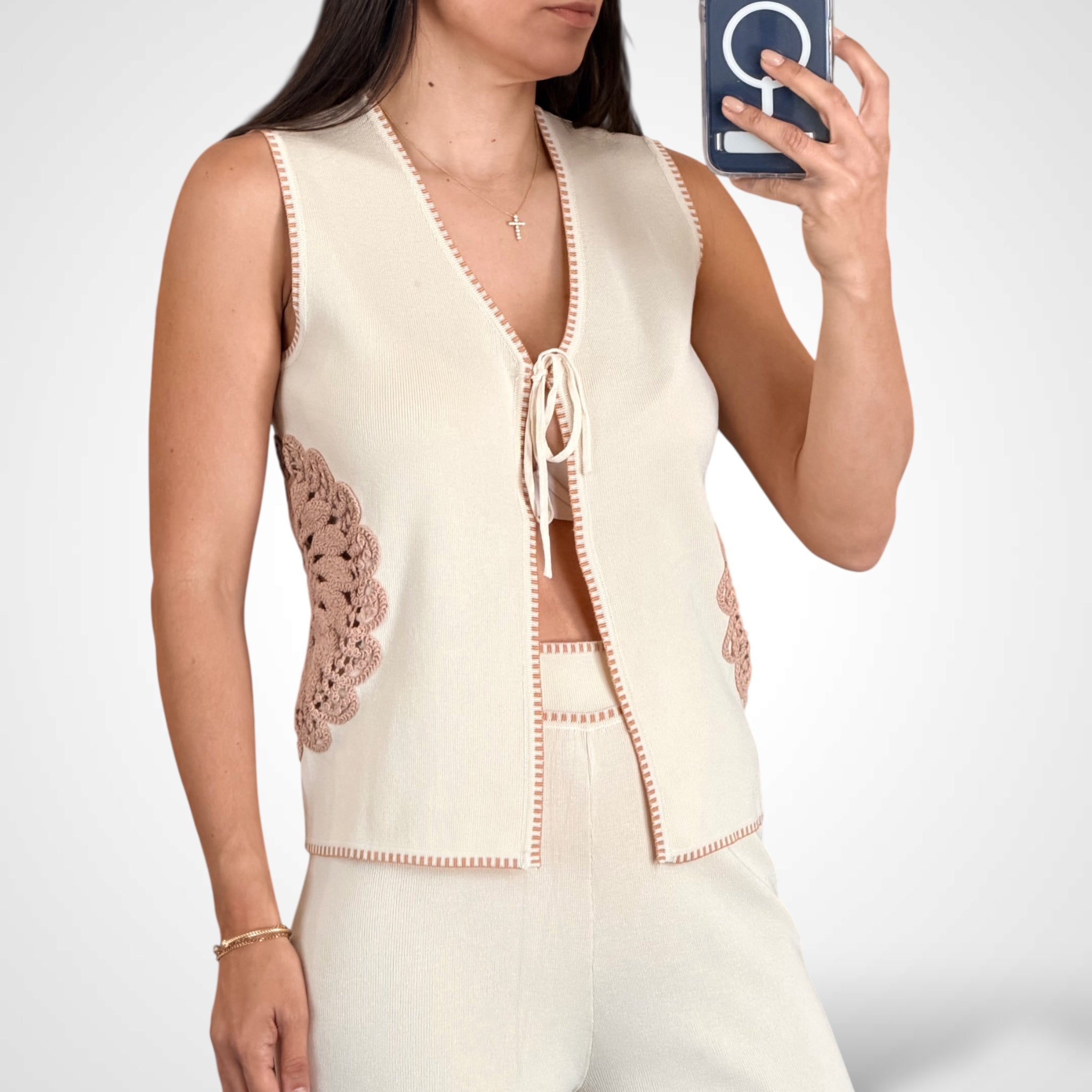 Cream Embroidery Detail Top & Elastic Waist Pants Set•-2