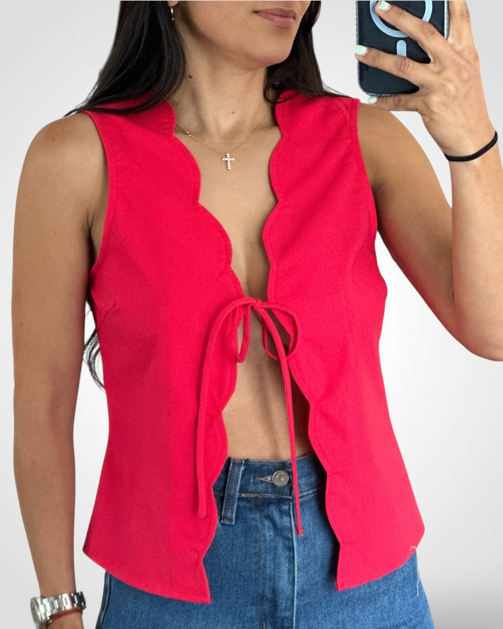 LINEN SCALLOP FRONT TIE TOP•