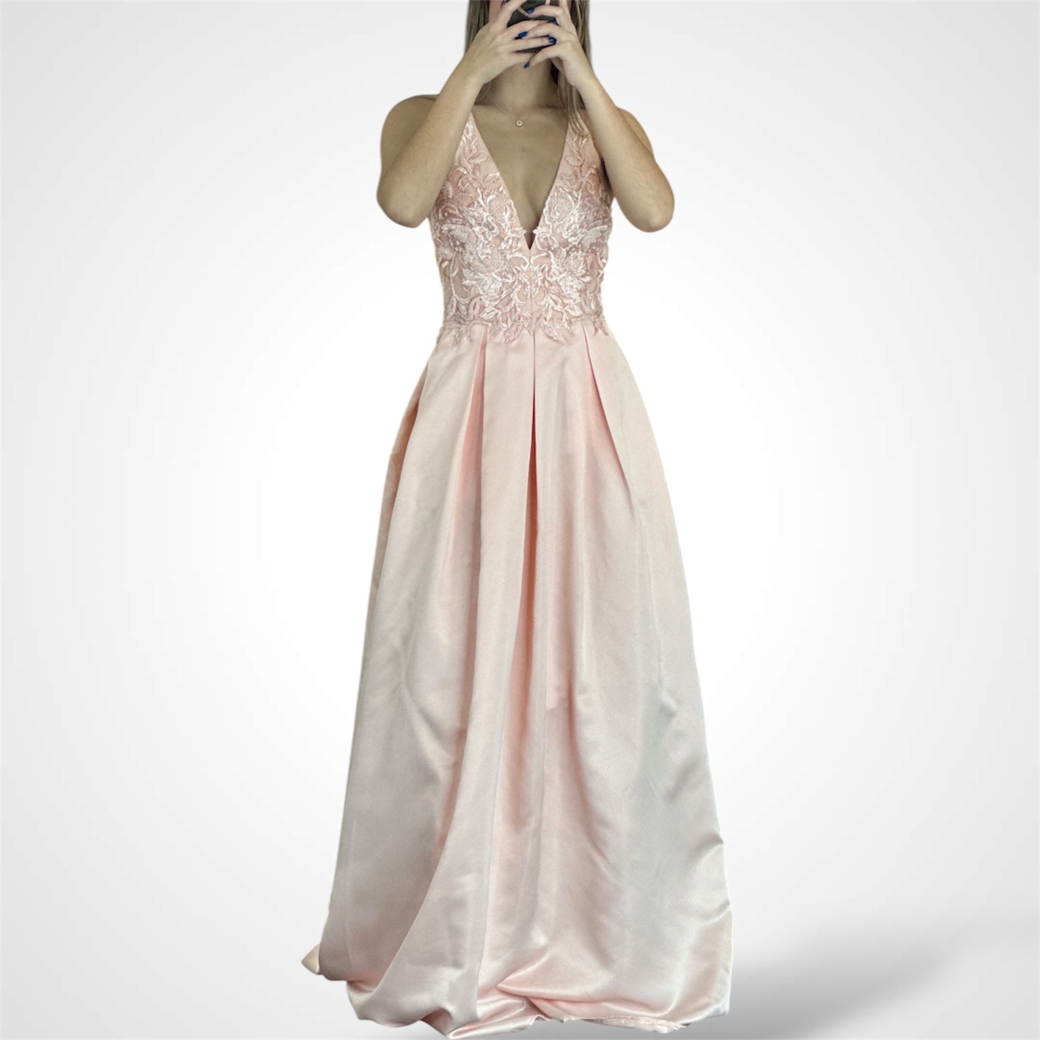 SLEEVELESS V-NECK OPEN BACK PLEATED GOWN DRESS•