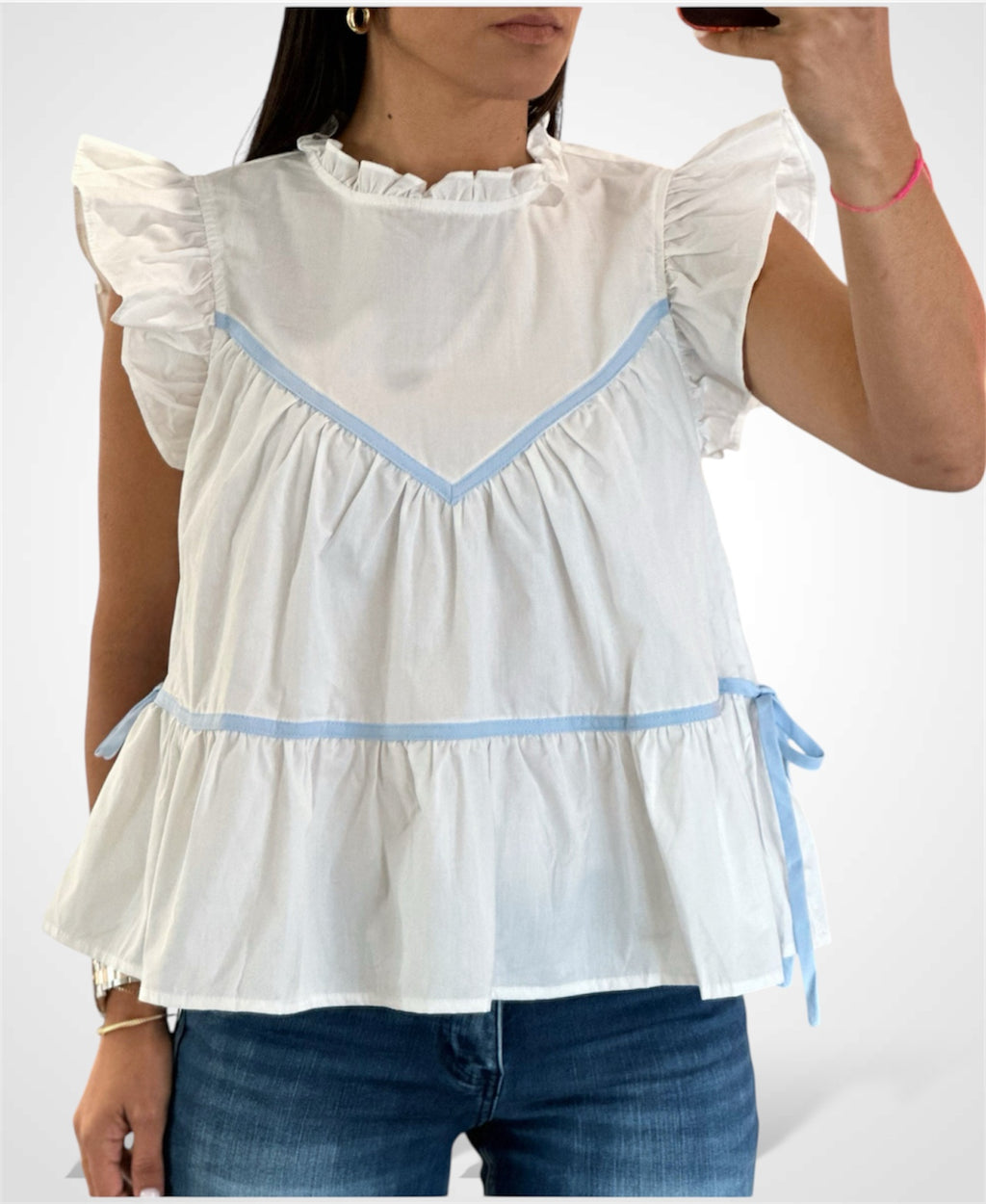 OFF WHITE NECKLINE RUFFLE TOP