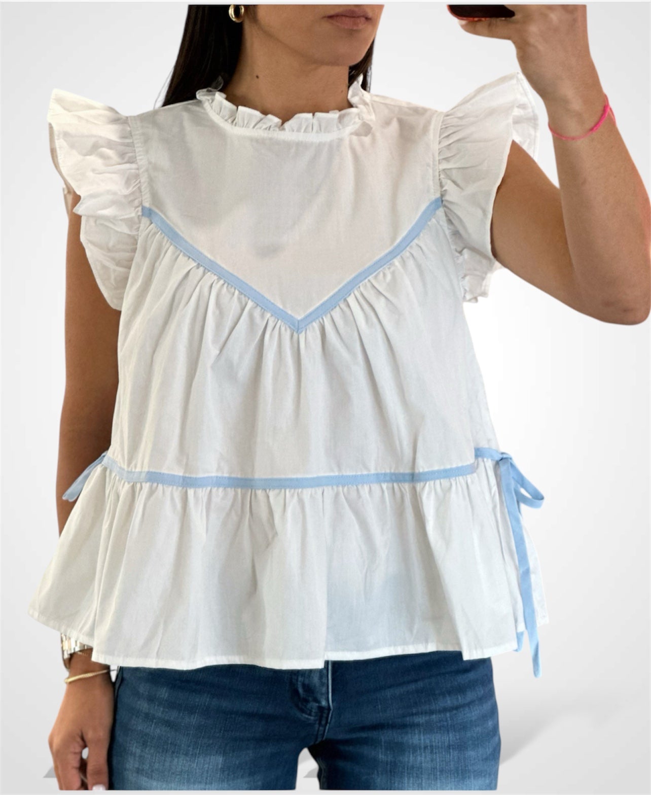 OFF WHITE NECKLINE RUFFLE TOP