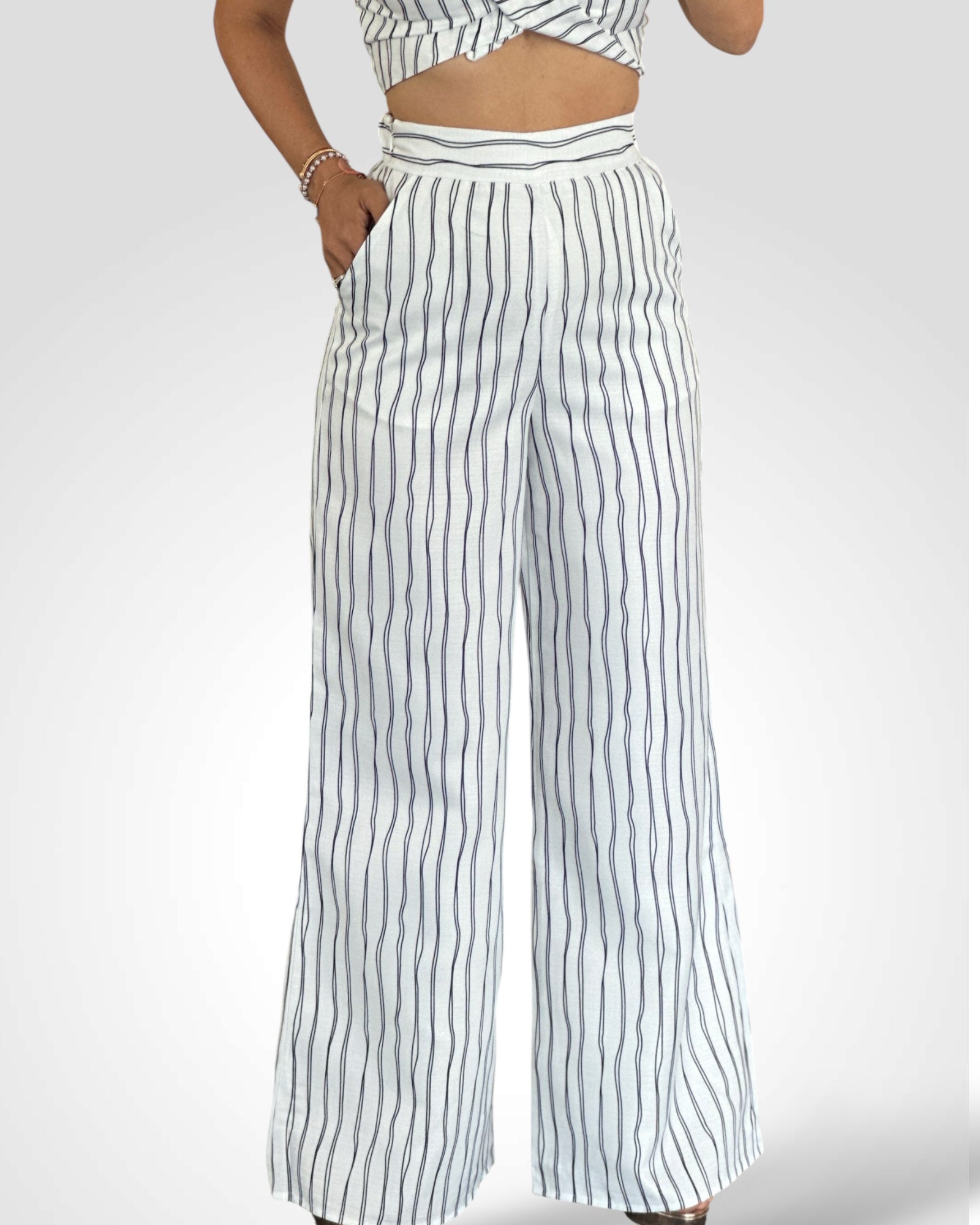 Stripe Wide-leg Pants•