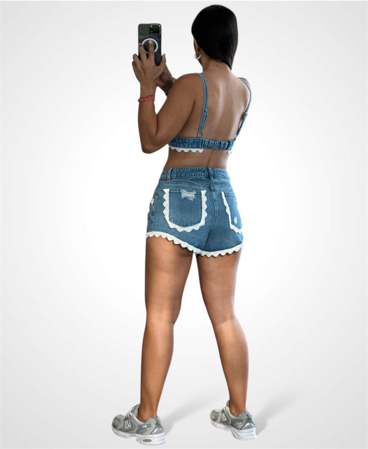 MID RISE EDGE LACE DENIM SHORTS