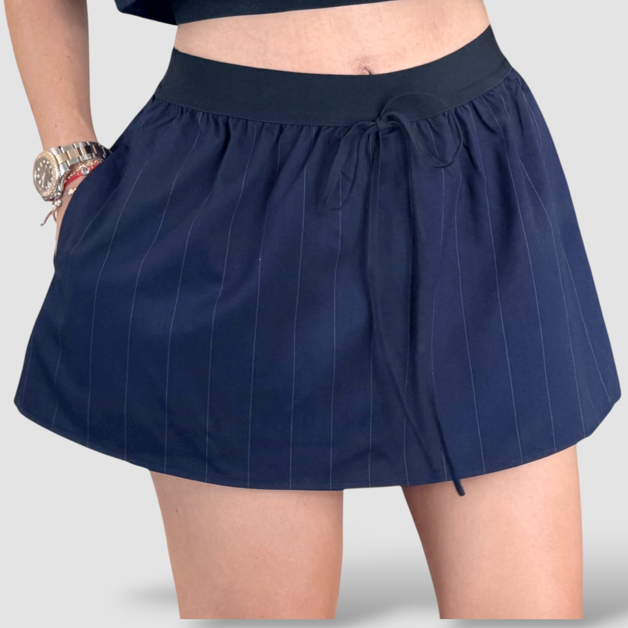 PIN STRIPE ELASTIC WAISTBAND MINI SKIRT•