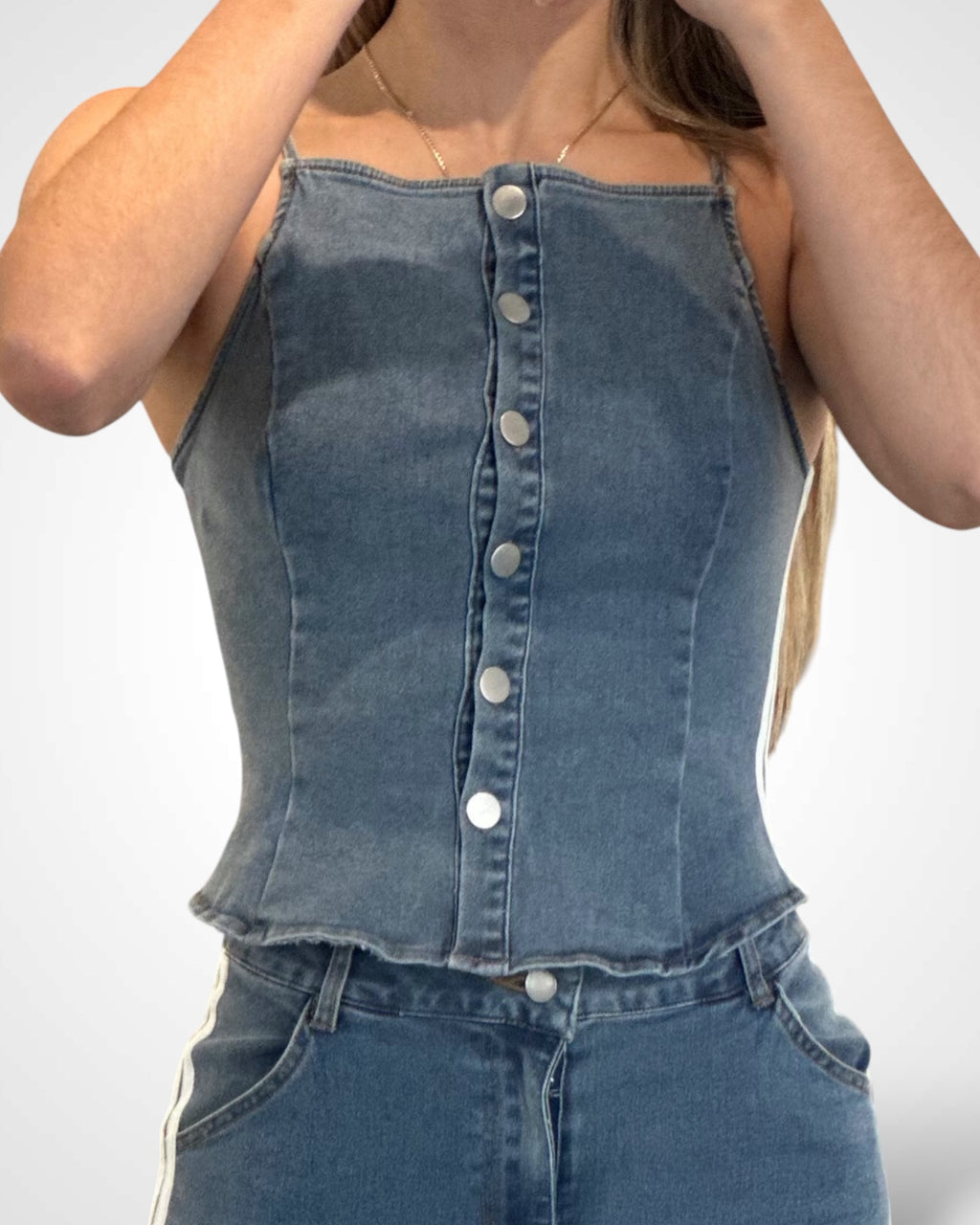 STRIPED DENIM BUTTON DOWN TOP