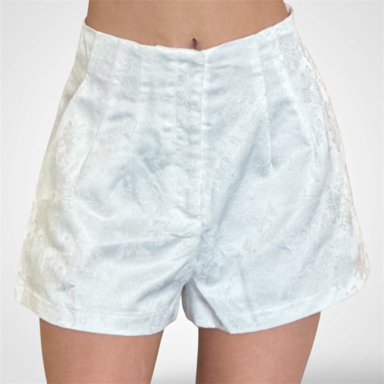 White Detail Casual Short•