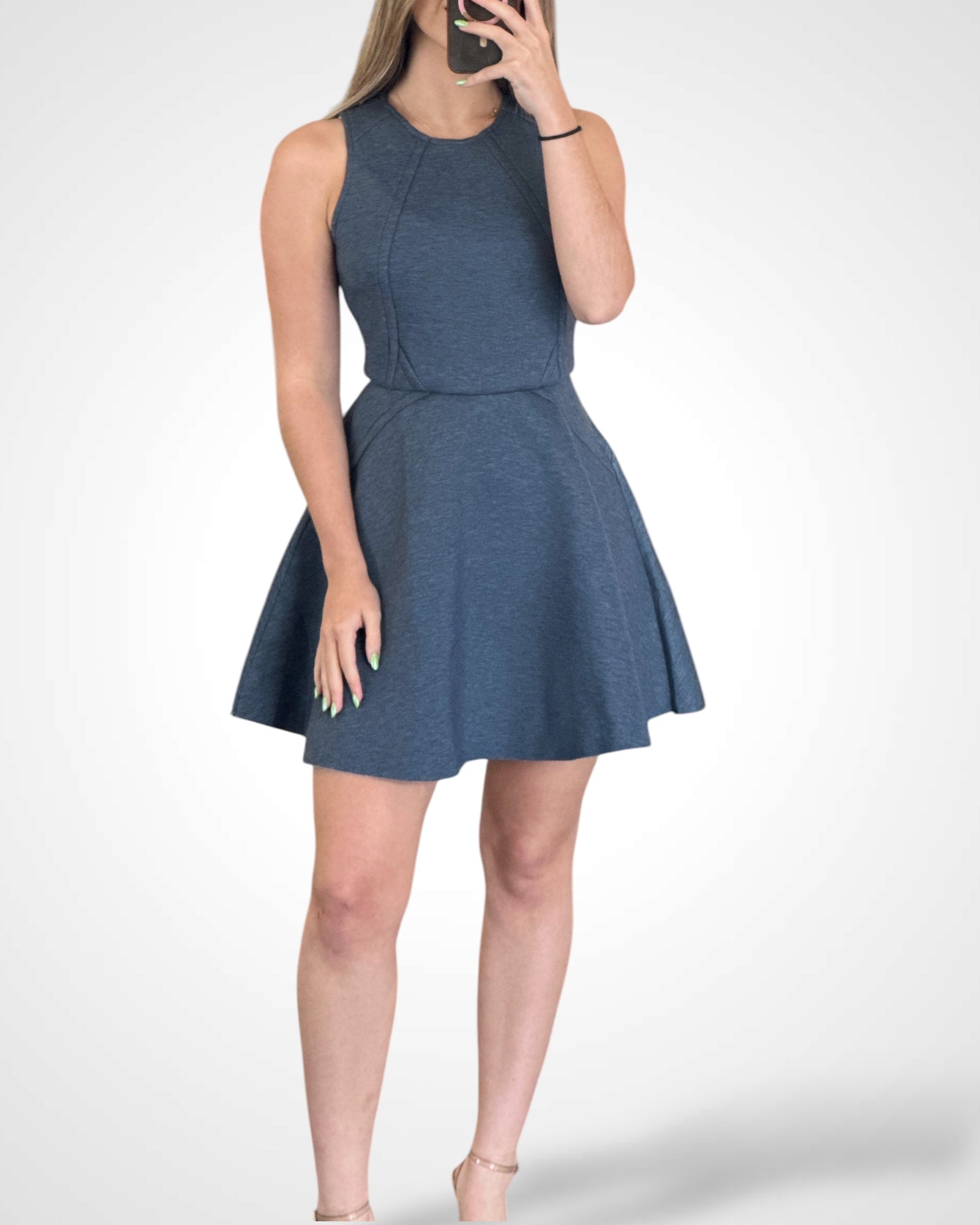 Sleeveless Flared Short Dress•-2