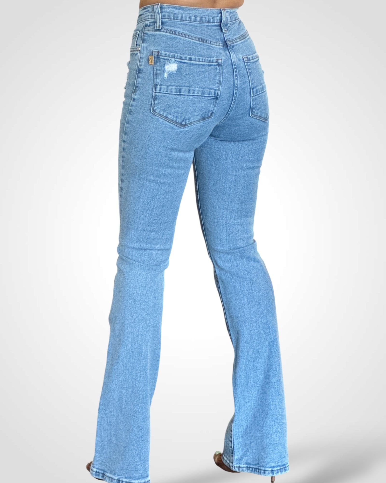 SUBTLE DISTRESS BOOTCUT JEANS