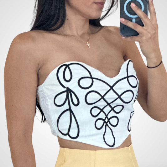 WHITE & BLACK TOP