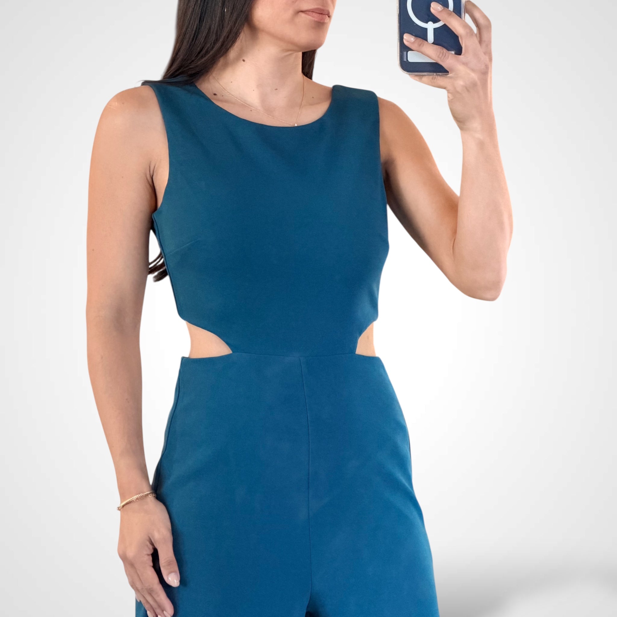 Sleeveless Jumpsuit featuring cheeky side cutouts•-2