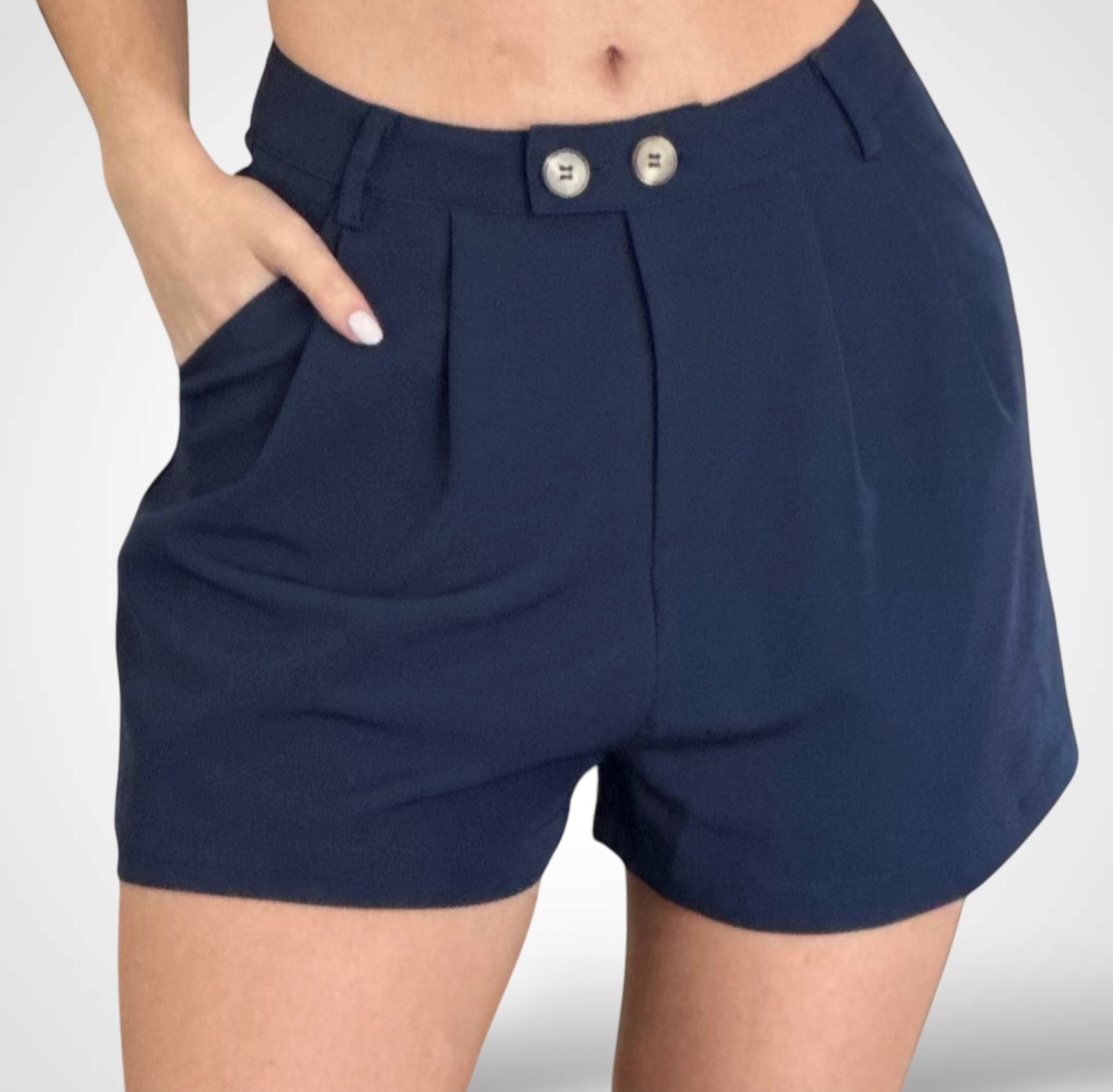 HIGH WAISTED SHORTS WITH PLEATS AND FAUX POCKETS•