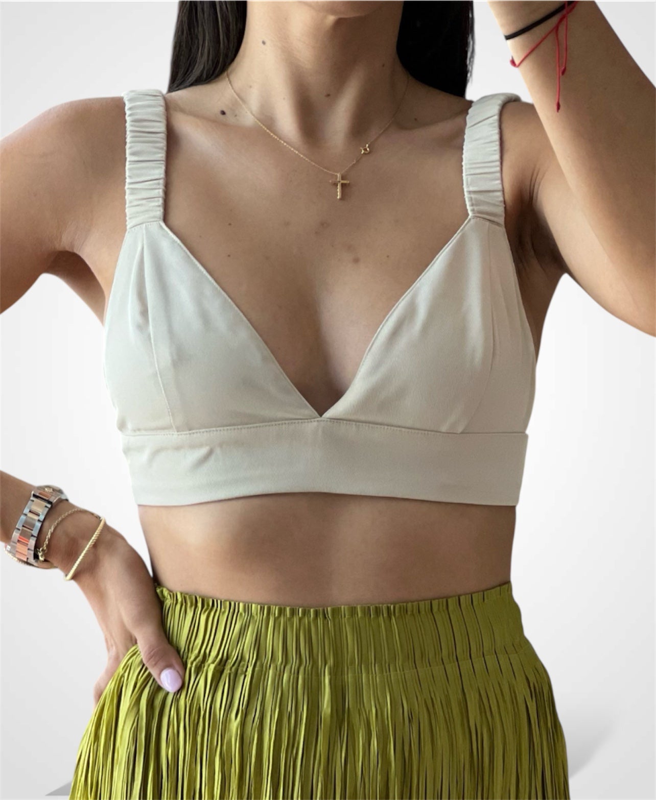 ELASTIC SHOULDER STRAP BRALETTE TOP•
