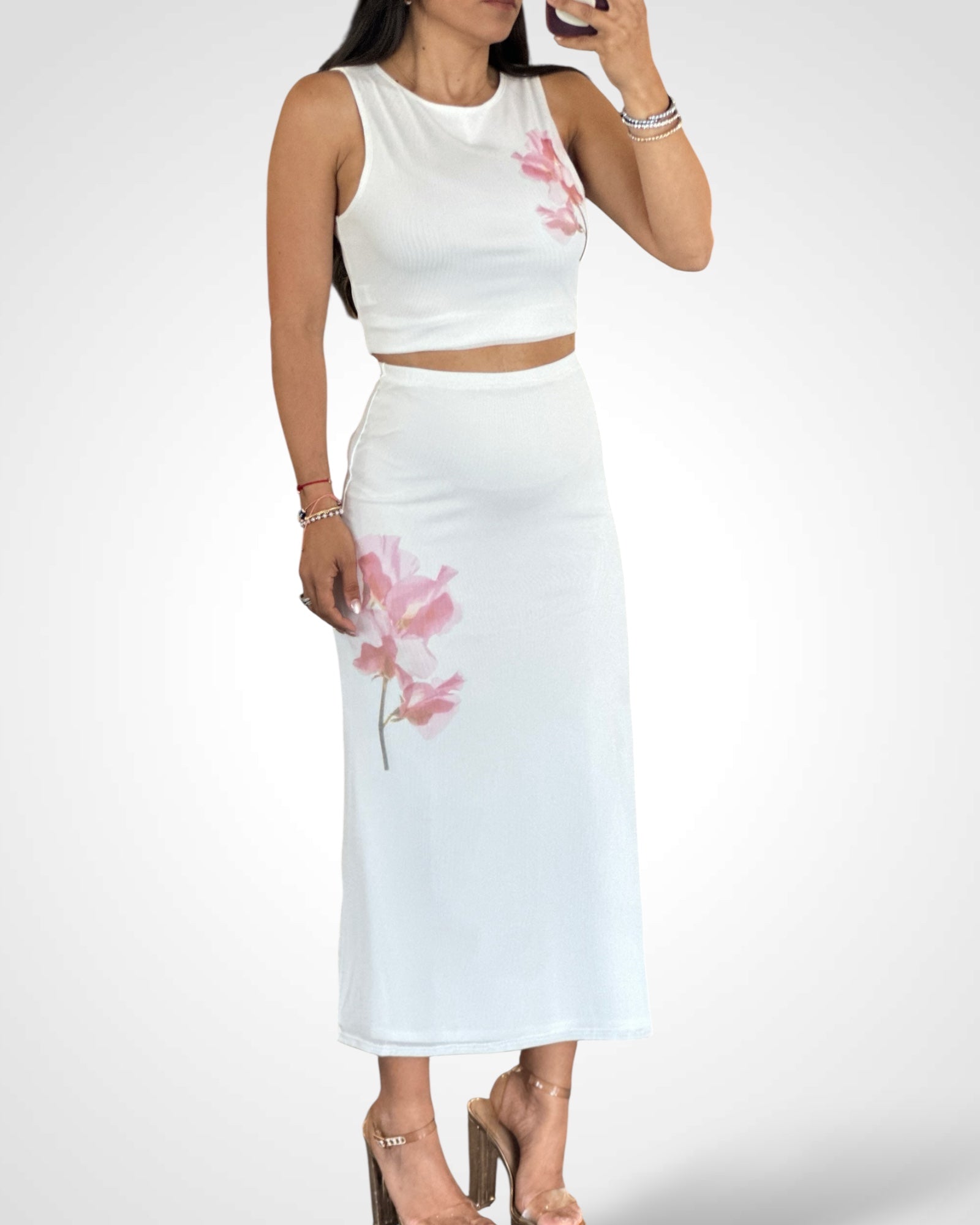 SLEEVELESS BOAT NECK FLOWERS PRINTED MESH TOP•