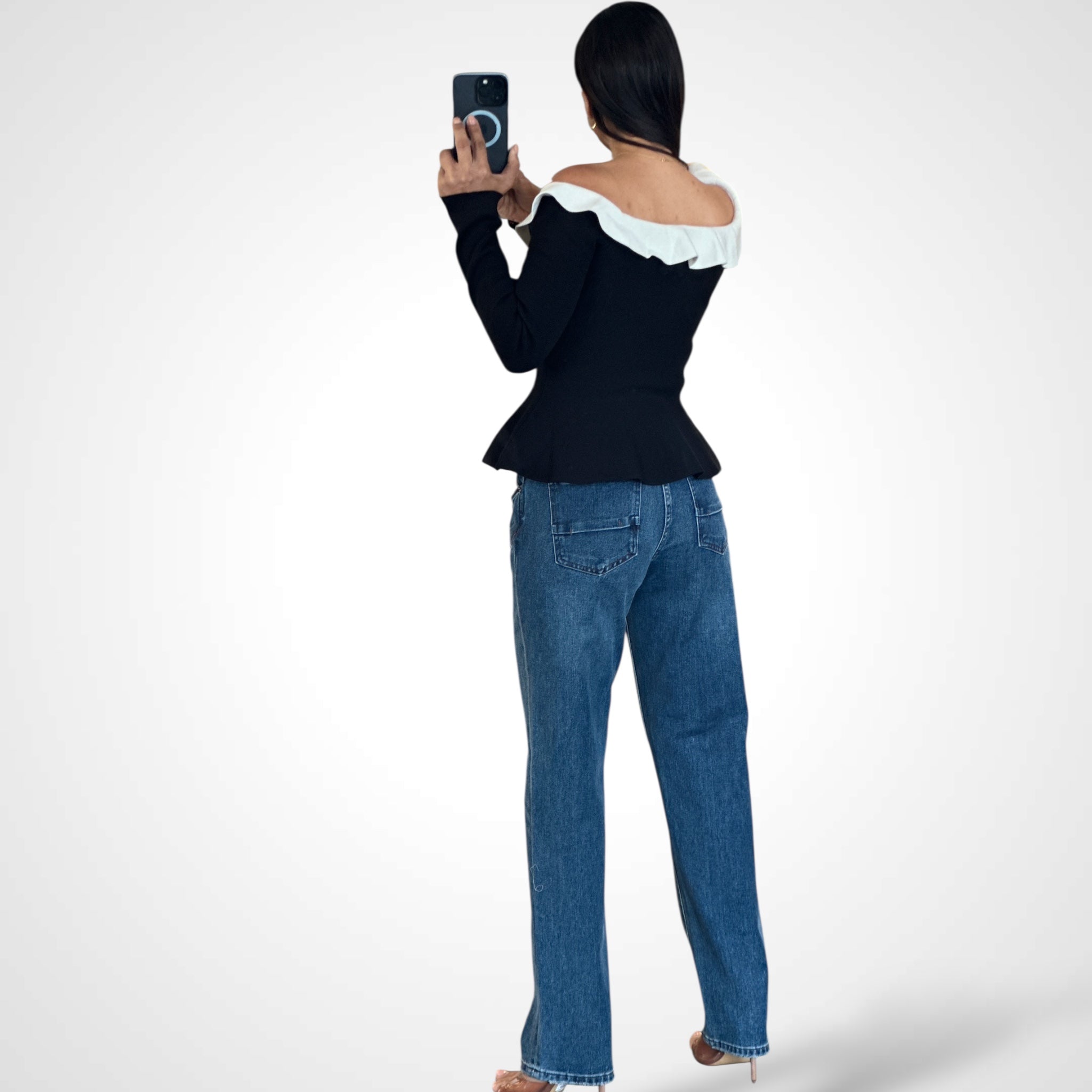 MID-RISE STRAIGHT JEANS•-3