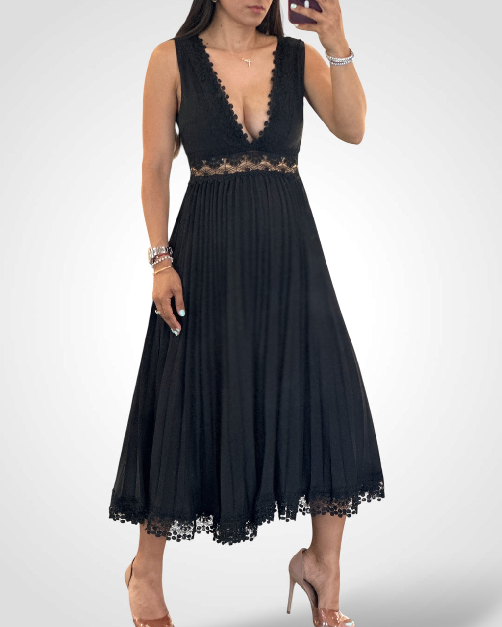 V-neck Trim Detailed Pleated Maxi Dress