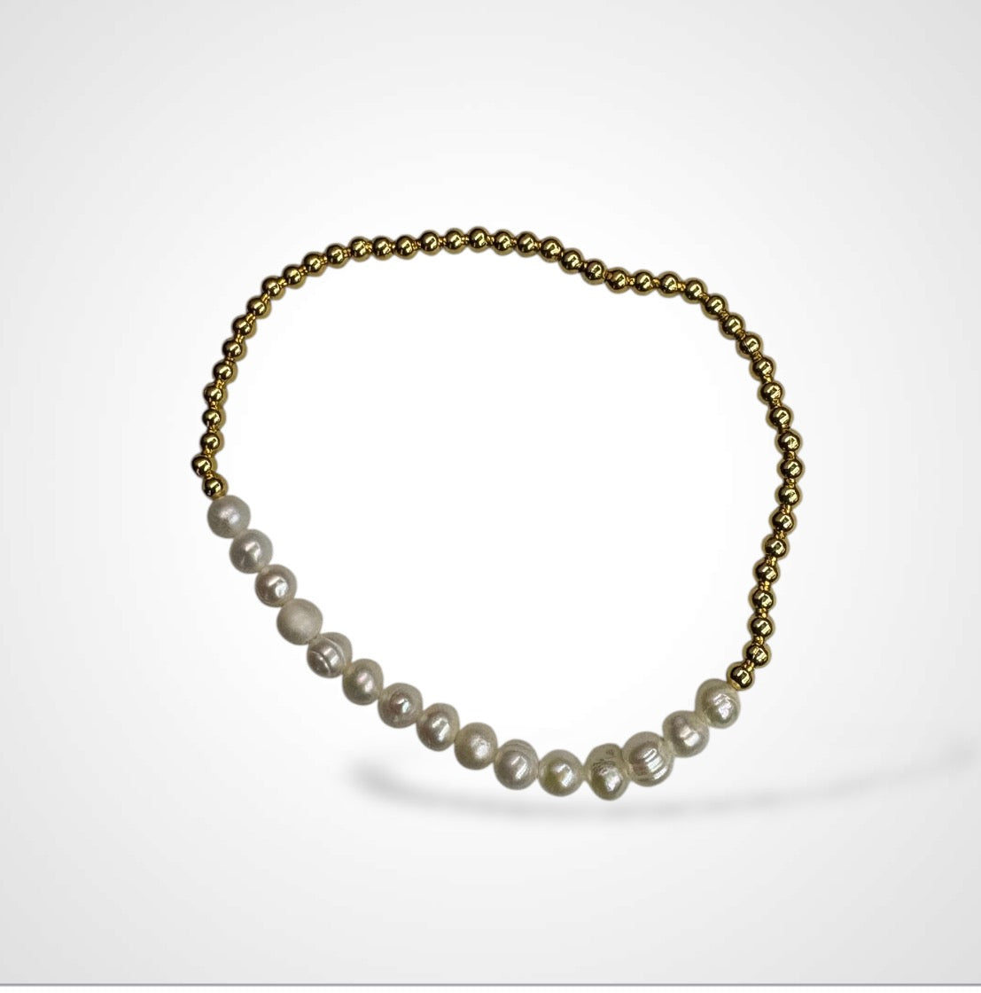 ARIA'S GOLD BEACELET W PEARLS