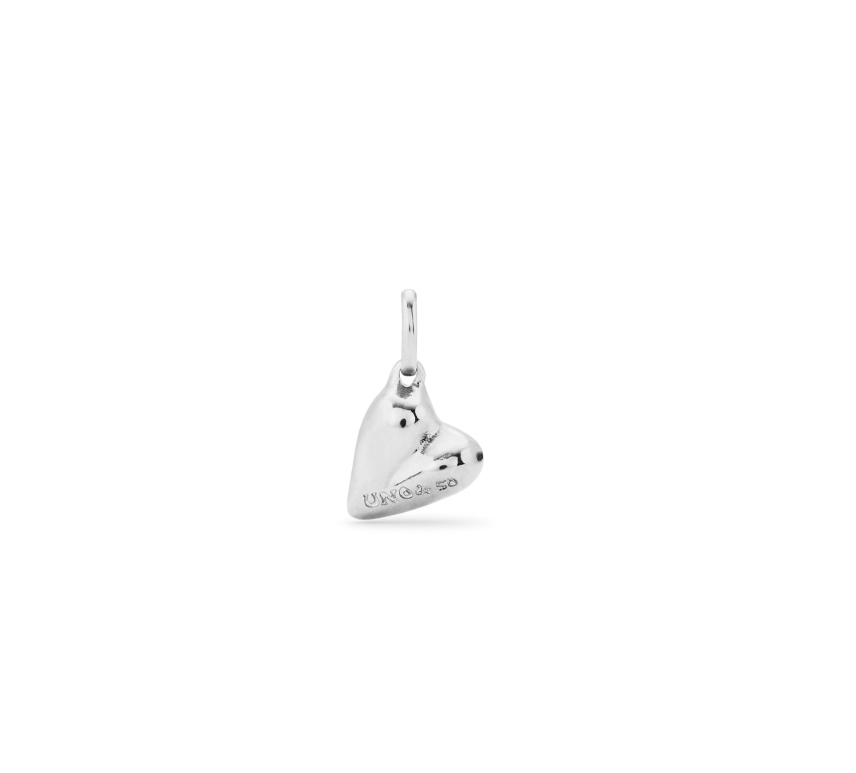 UNO D 50-Charm bañado en plata de ley con forma de corazón•-1