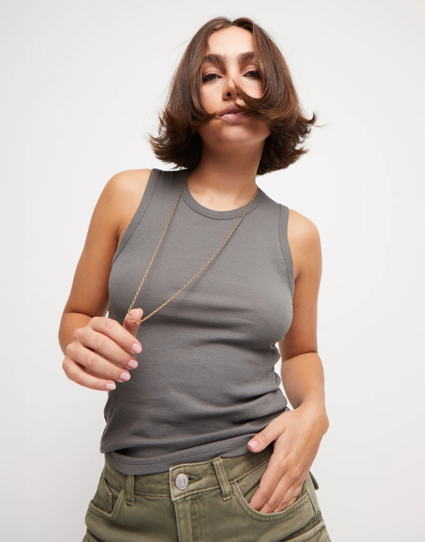 Uno de 50 18K gold-plated long link chain.