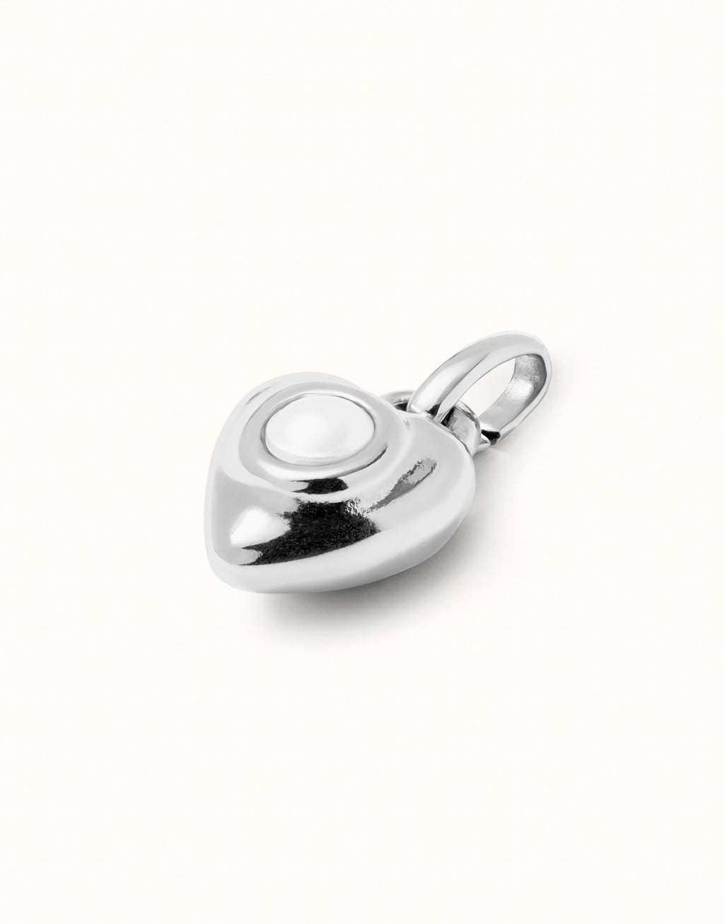 Uno de 50 Sterling silver-plated charm with pearl.