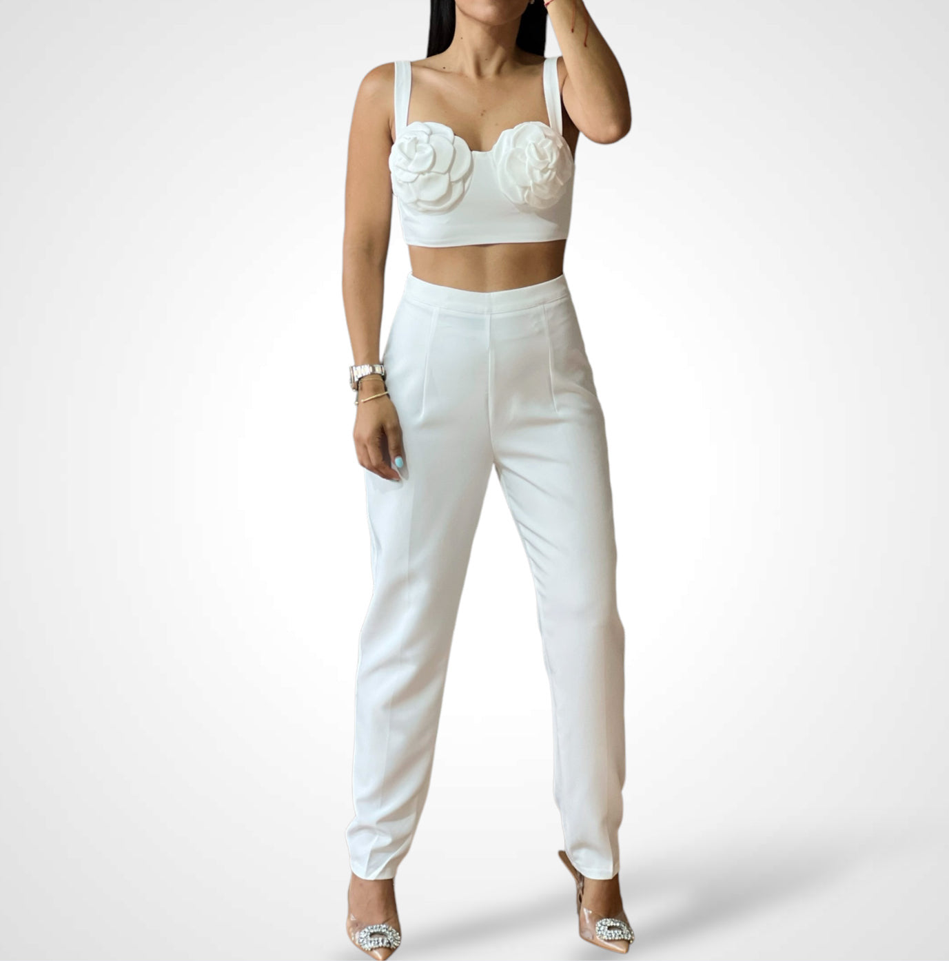 White Pants•-1
