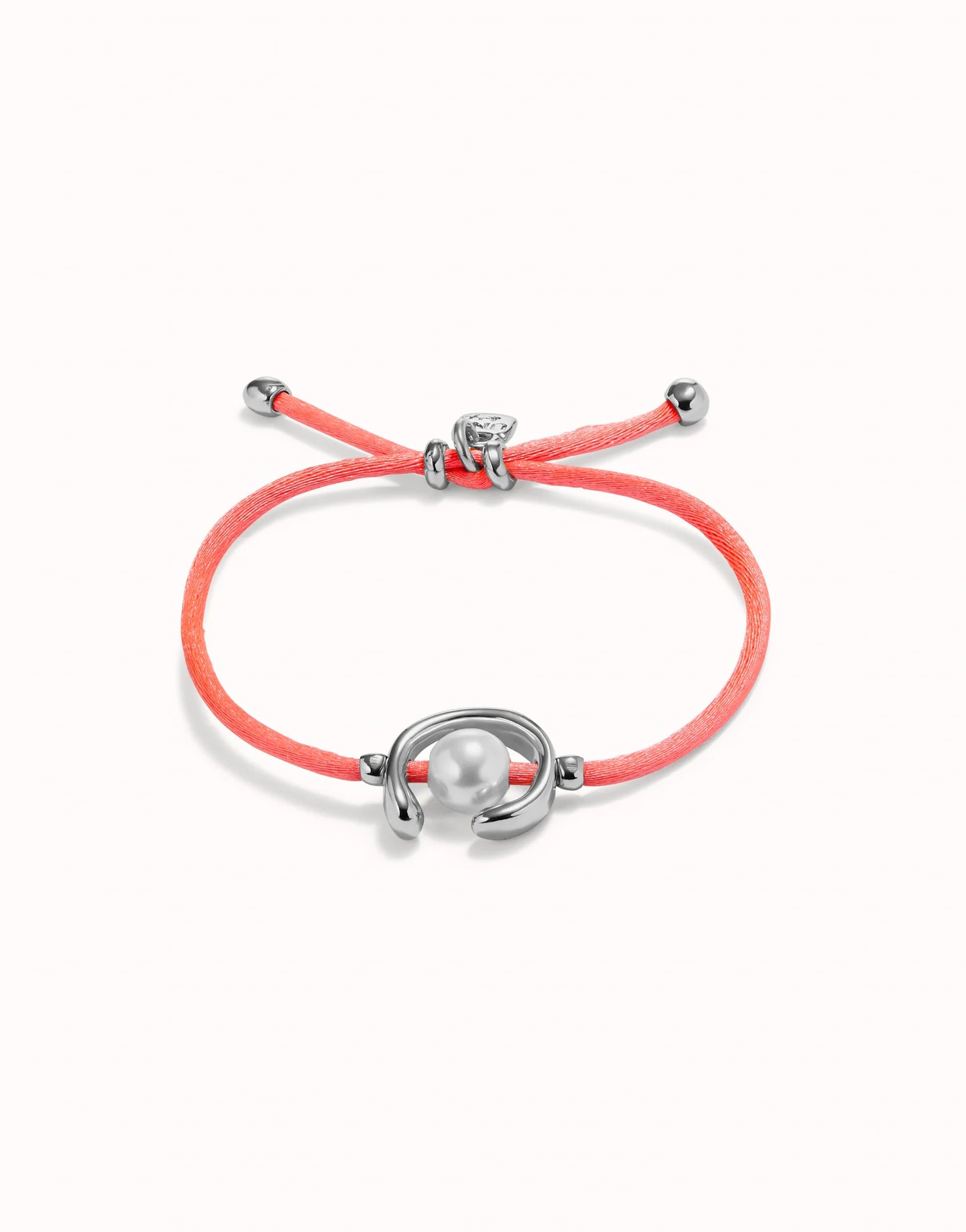 UNO DE 50 - Pulsera de hilo fucsia con perla shell fornitura bañada en plata de ley.