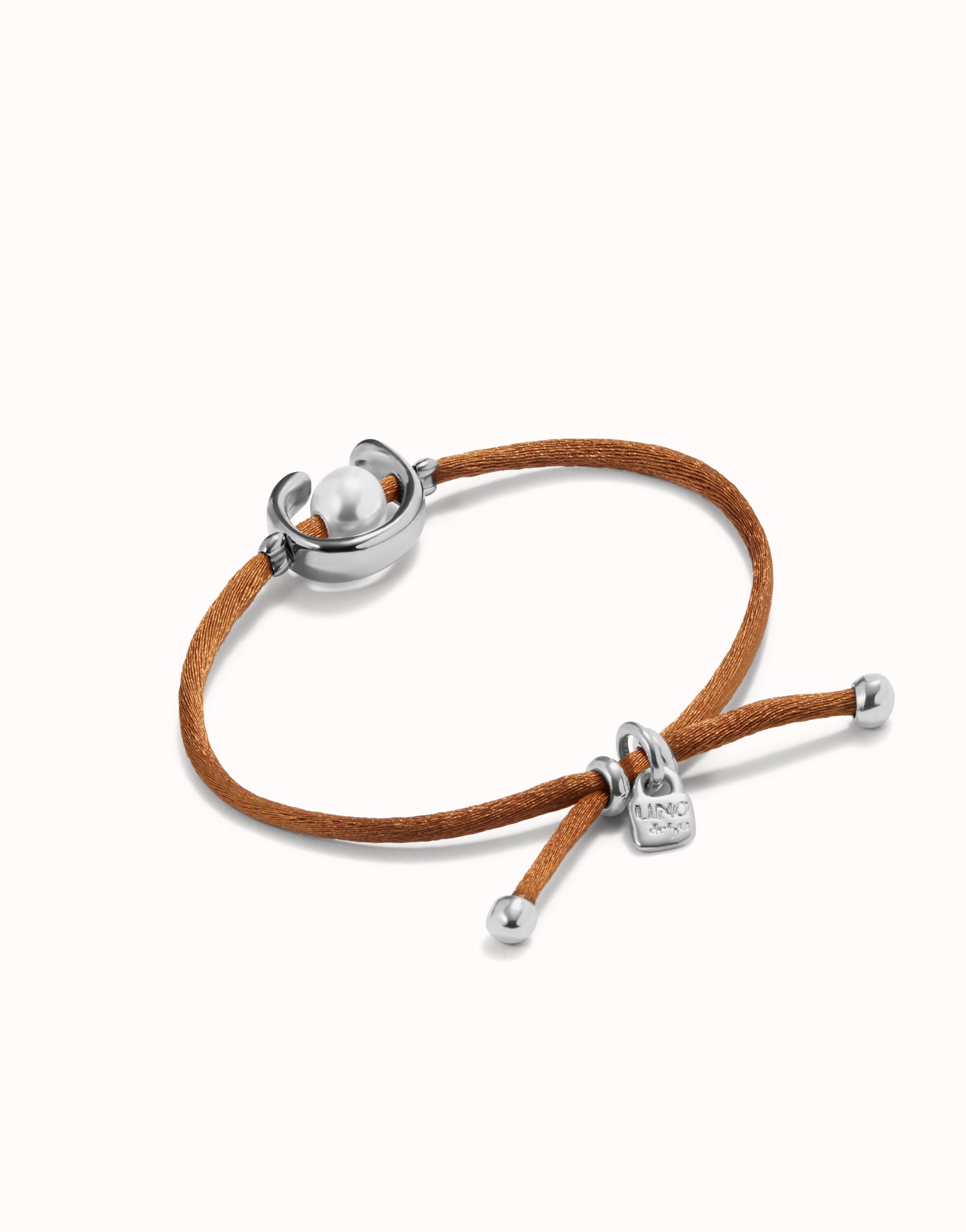 UNO DE 50 - Pulsera de hilo marrón con perla shell fornitura bañada en plata de ley•-2