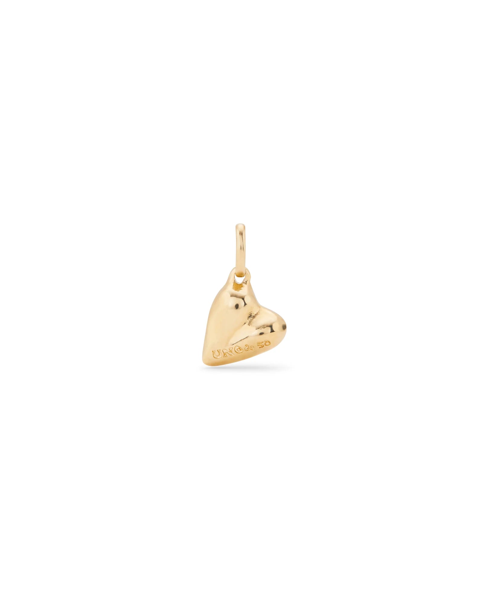 Charm bañado en oro de 18K con forma de corazón