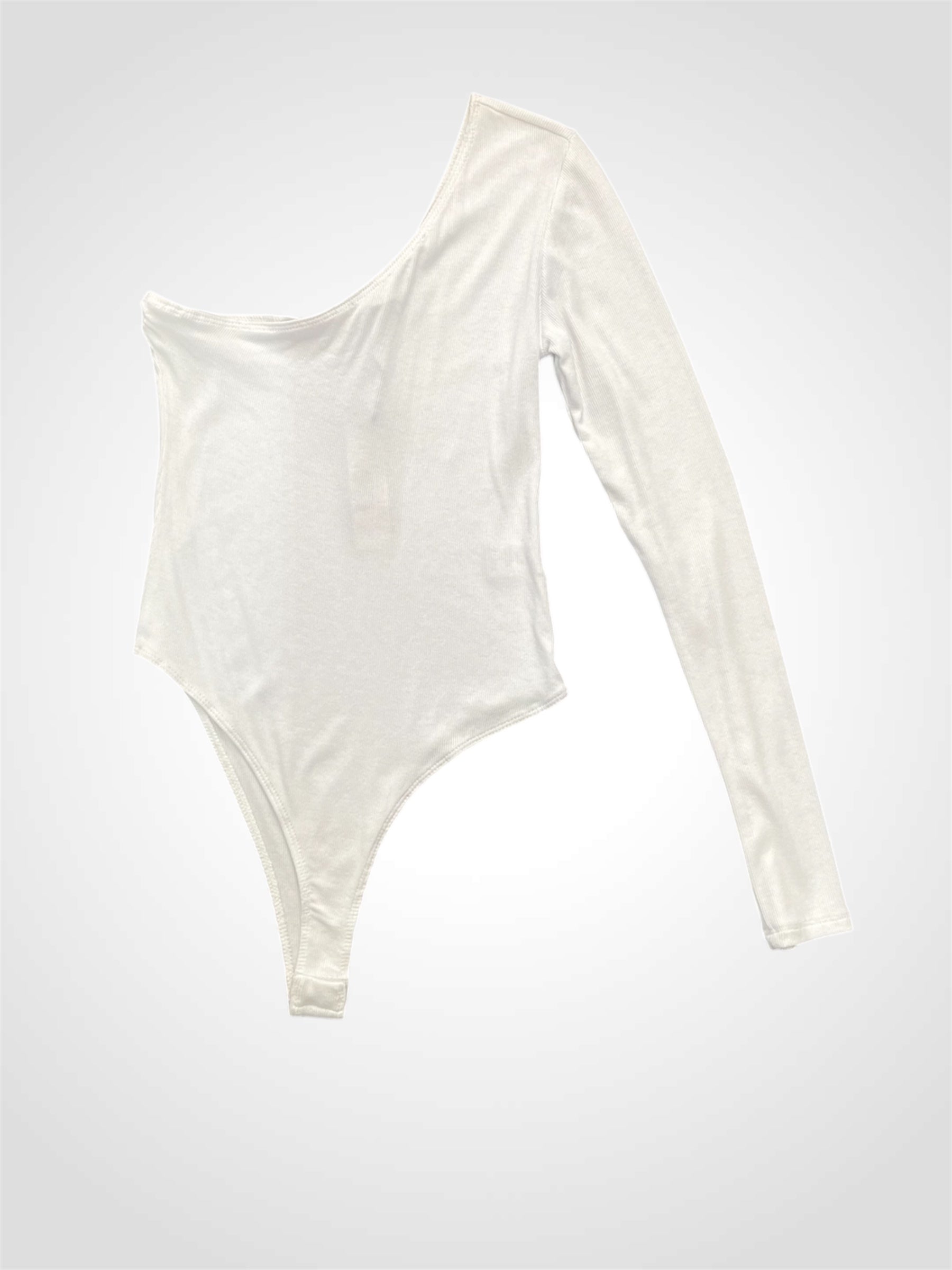 ONE SHOULDER WHITE BODY SUIT•-1