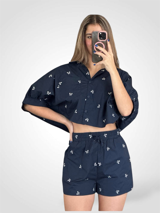 BOW EMBROIDERED POPLIN CROPPED BOXY SHIRT