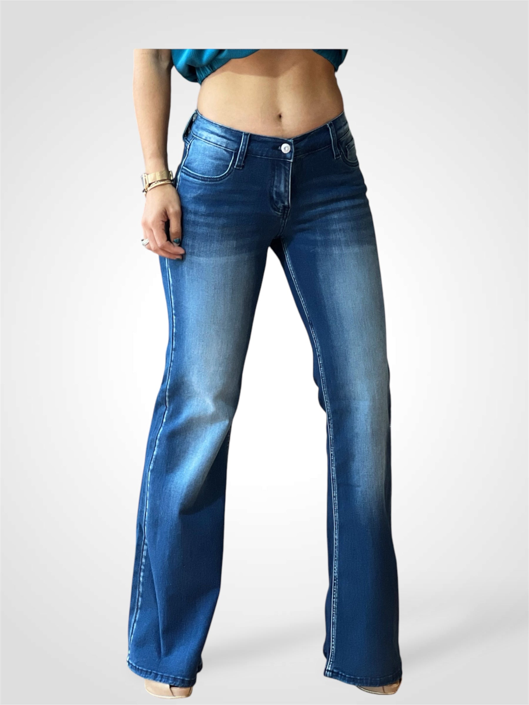 Washed Blue Jeans•-1
