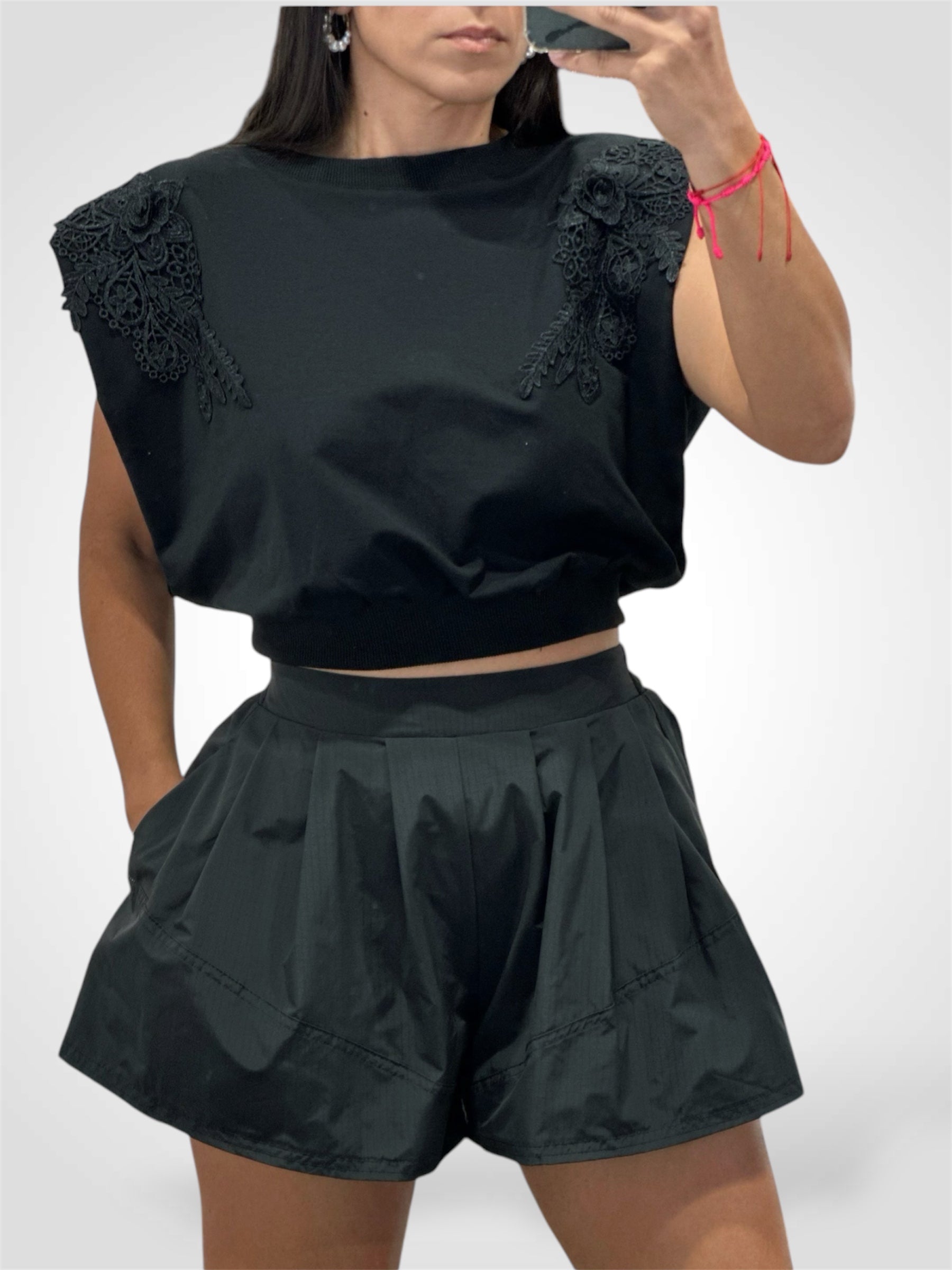 BLACK HIGH WAISTED RELAXED FIT SPORTY SHORTS•-2