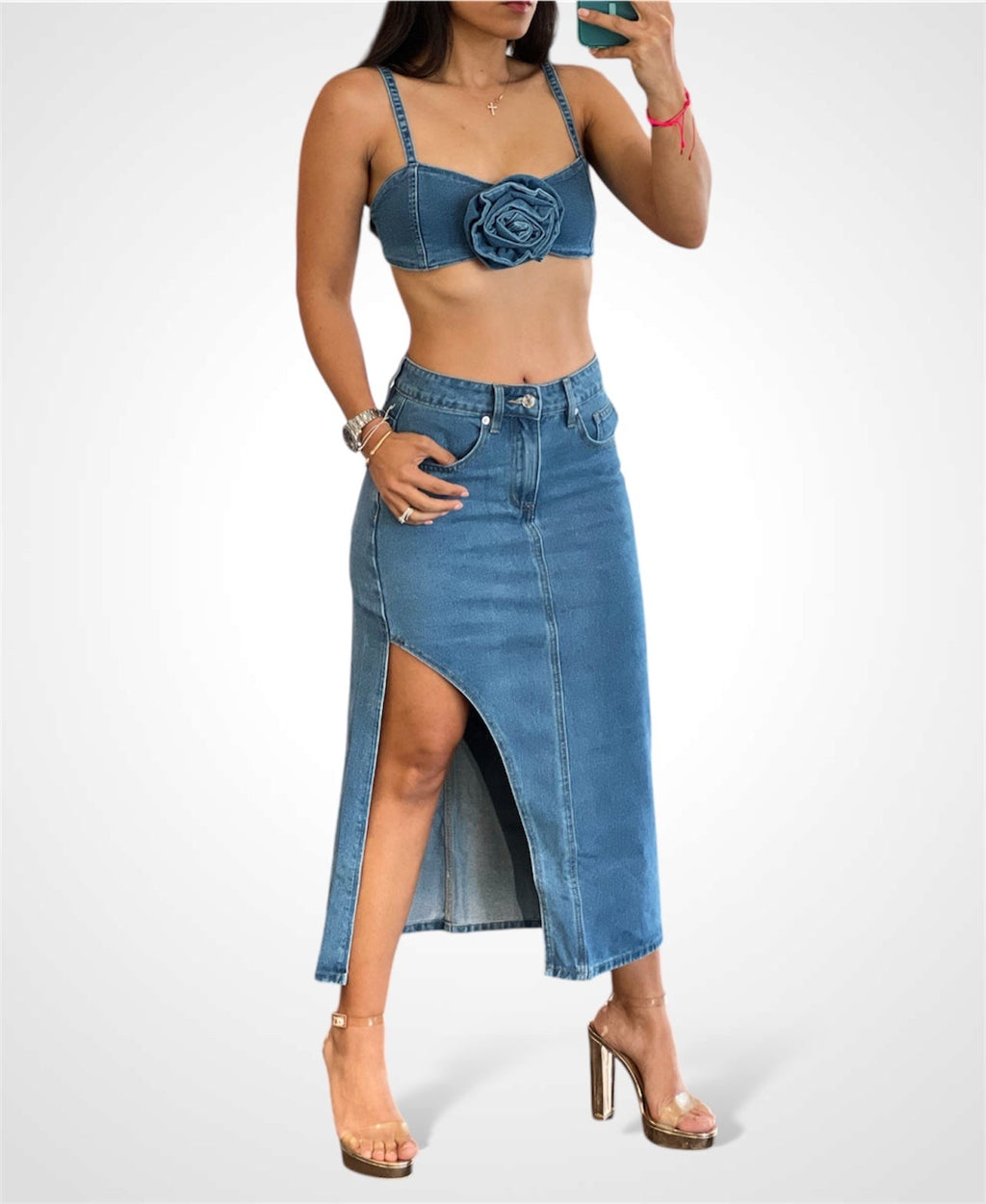 SLEEVELESS FLOWER DETAILED DENIM CROP TOP