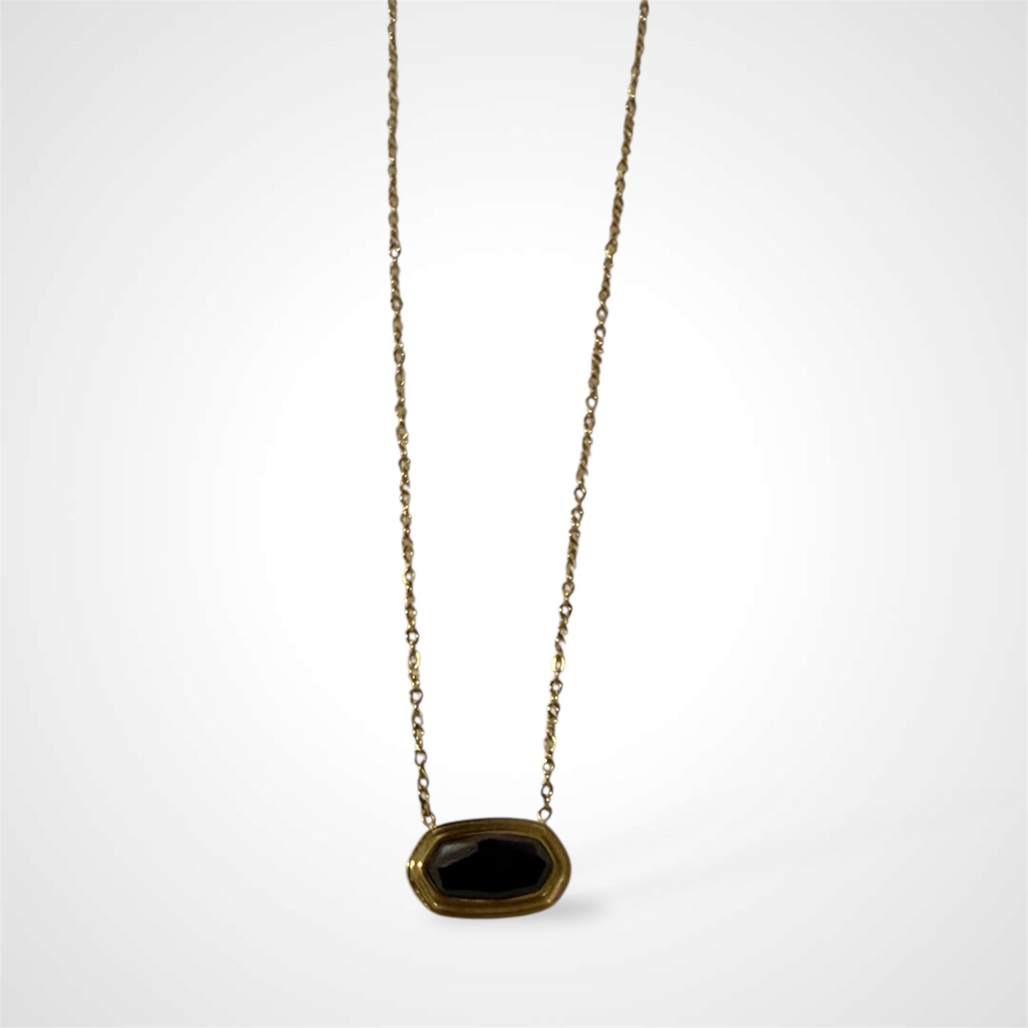 GOLD W BLACK PEARL CHAIN