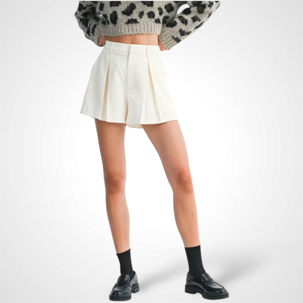 CREAM FRONT PLEATED SHORTS
