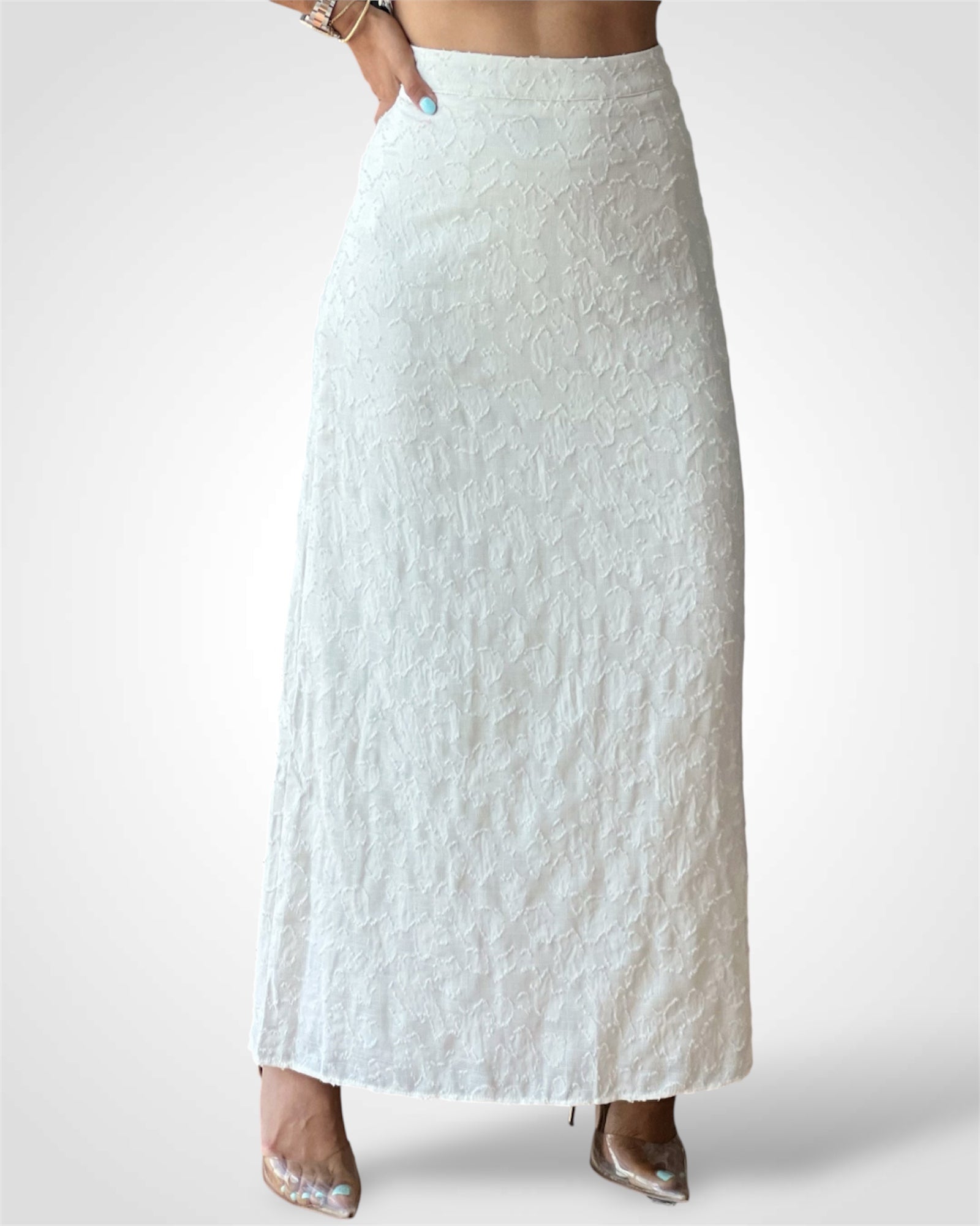 Textured Cream Midi Skirt•
