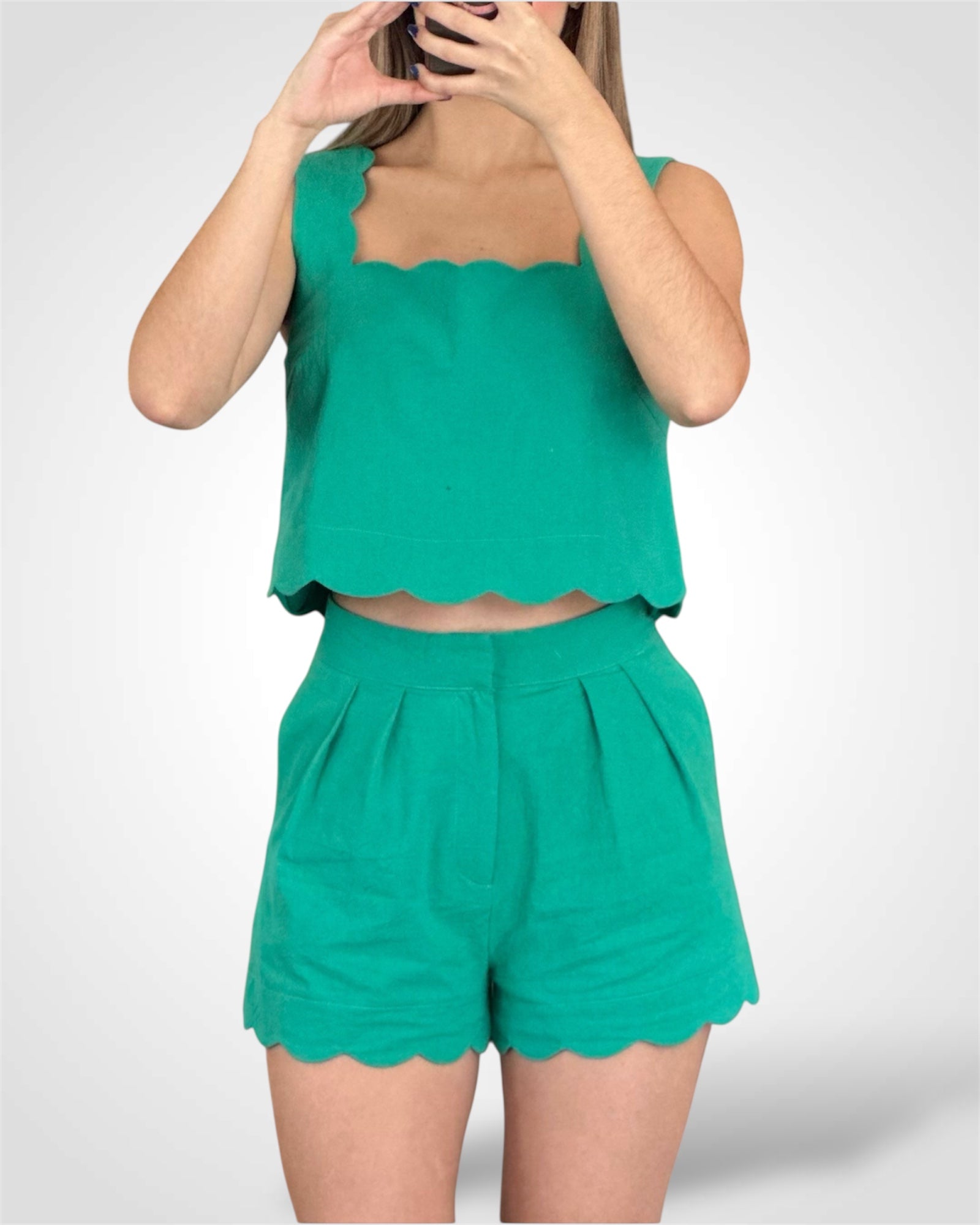 SCALLOPED EDGE HIGH WAISTED SHORTS W/ PLEATS