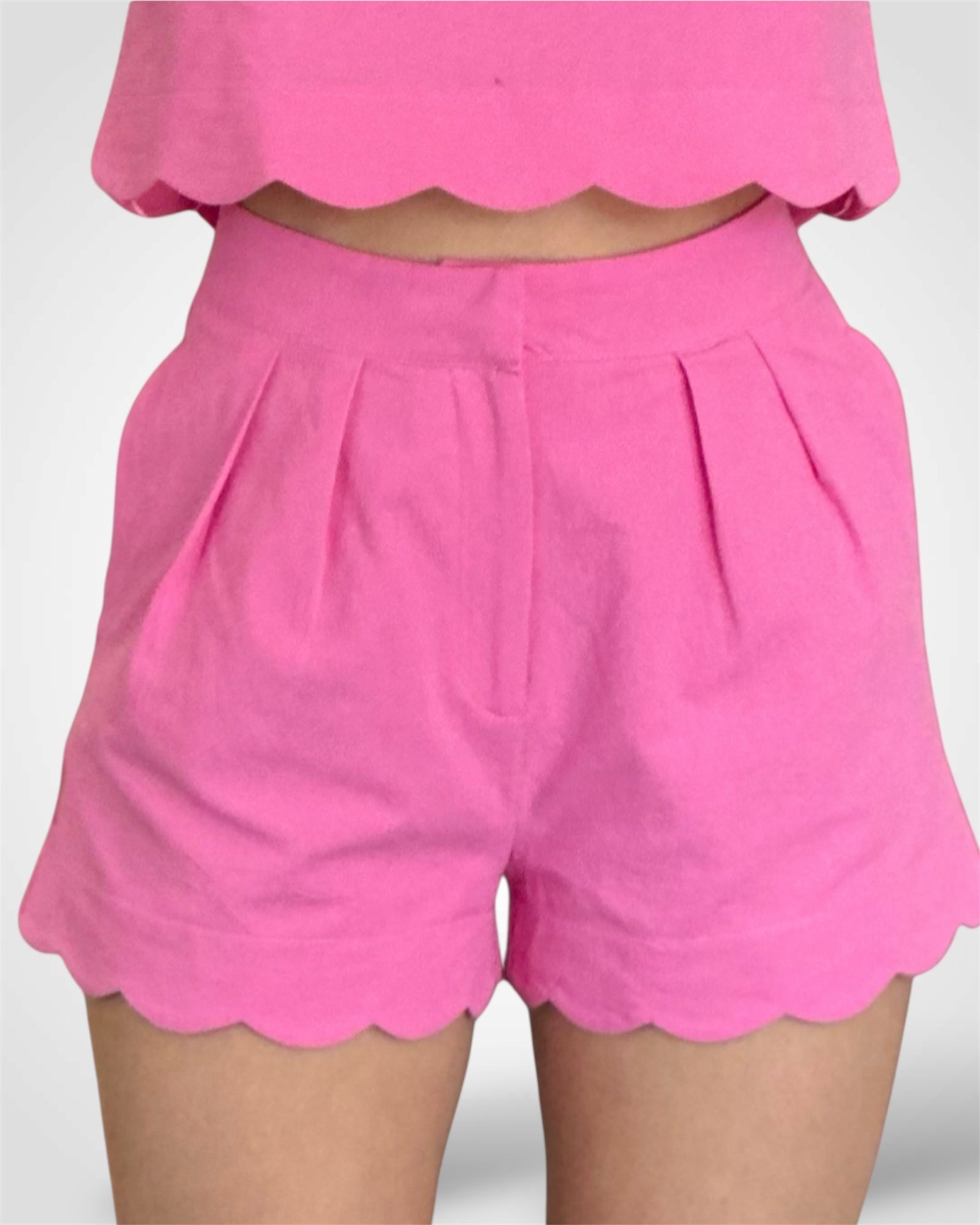 SCALLOPED EDGE HIGH WAISTED SHORTS W/ PLEATS•