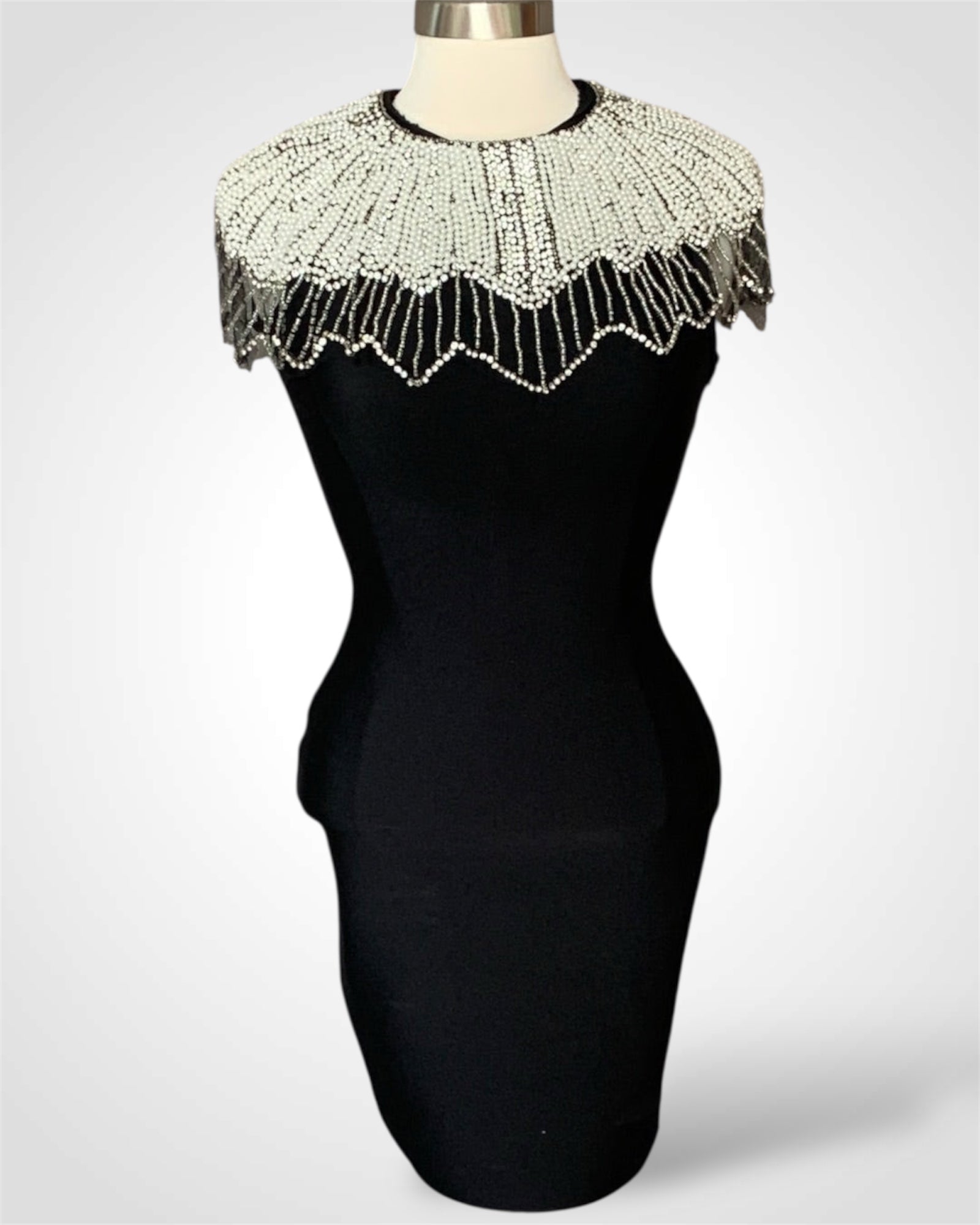 PEARL DETAILS SHORT BLACK DRESS