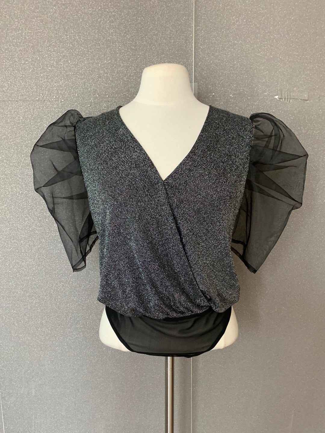 GLOBE SLEEVE SILVER DETAILS BODY SUIT•-1