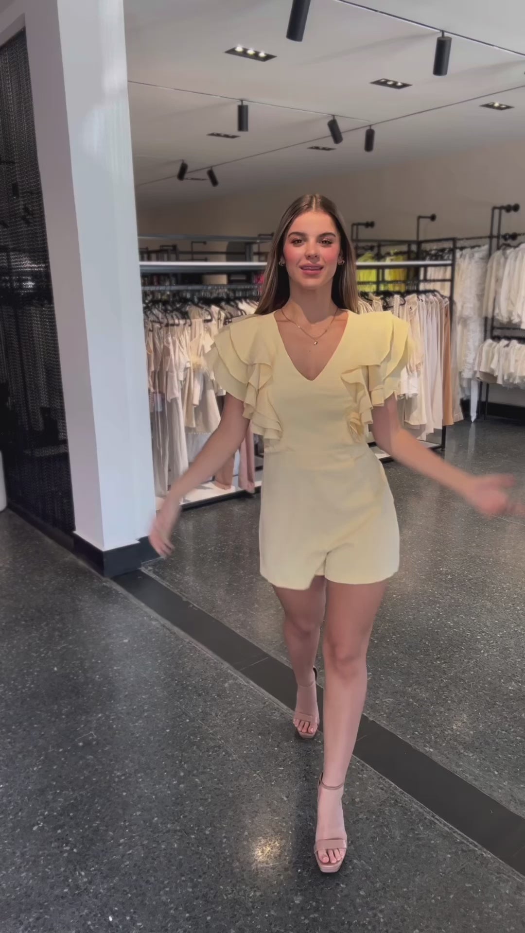 RUFFLED SLEEVES DETAILED WOVEN ROMPER