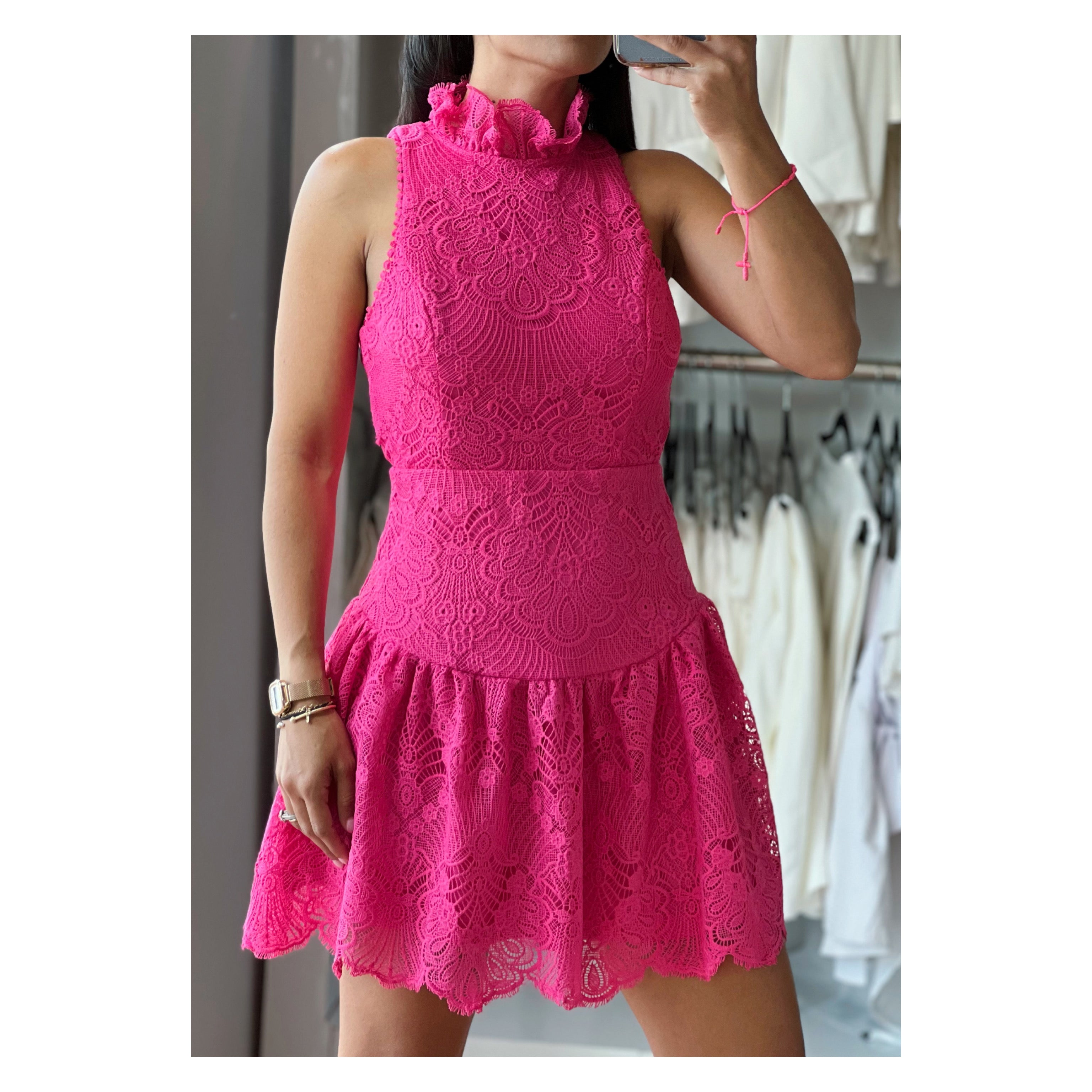 Sleeveless Lace Dress•-1